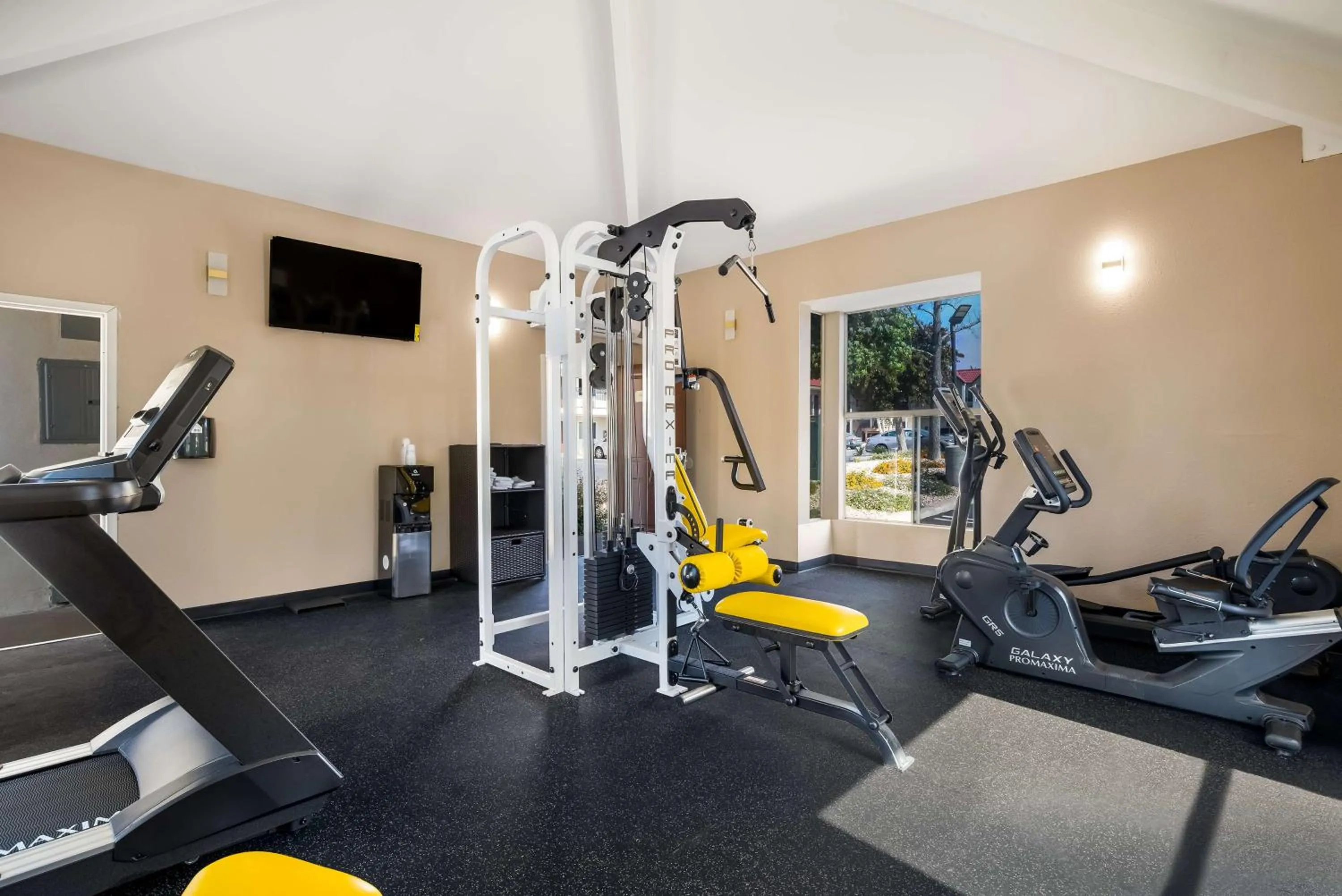 Fitness centre/facilities in SureStay Plus Hotel by Best Western Upland - Ontario North
