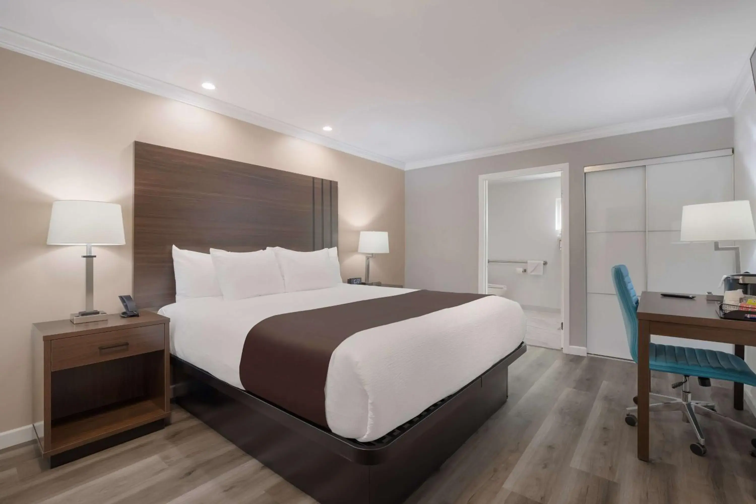 King Room with Roll-In Shower - Disability Access in SureStay Plus Hotel by Best Western Upland - Ontario North King Room with Roll-In Shower - Disability Access in SureStay Plus Hotel by Best Western Upland - Ontario North