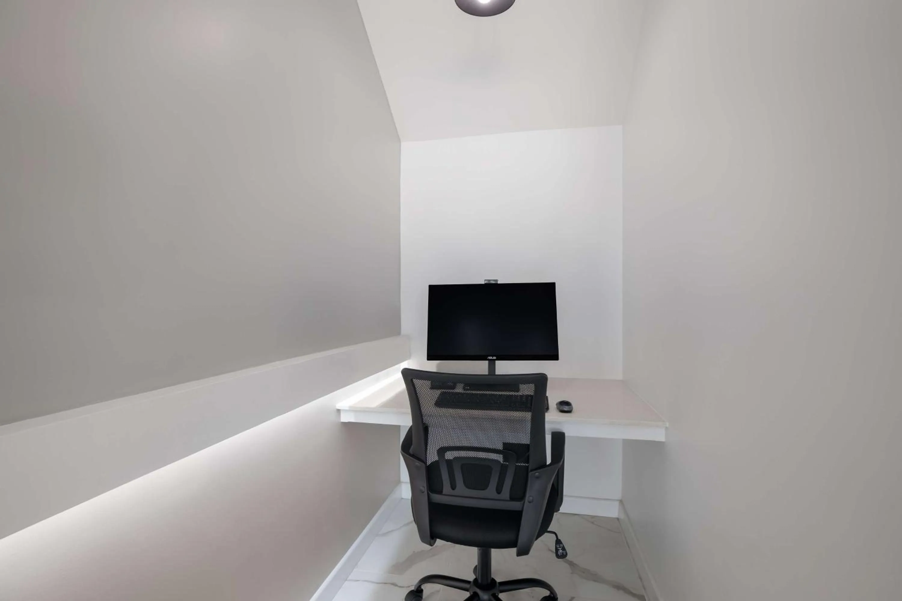 Business facilities in SureStay Plus Hotel by Best Western Upland - Ontario North