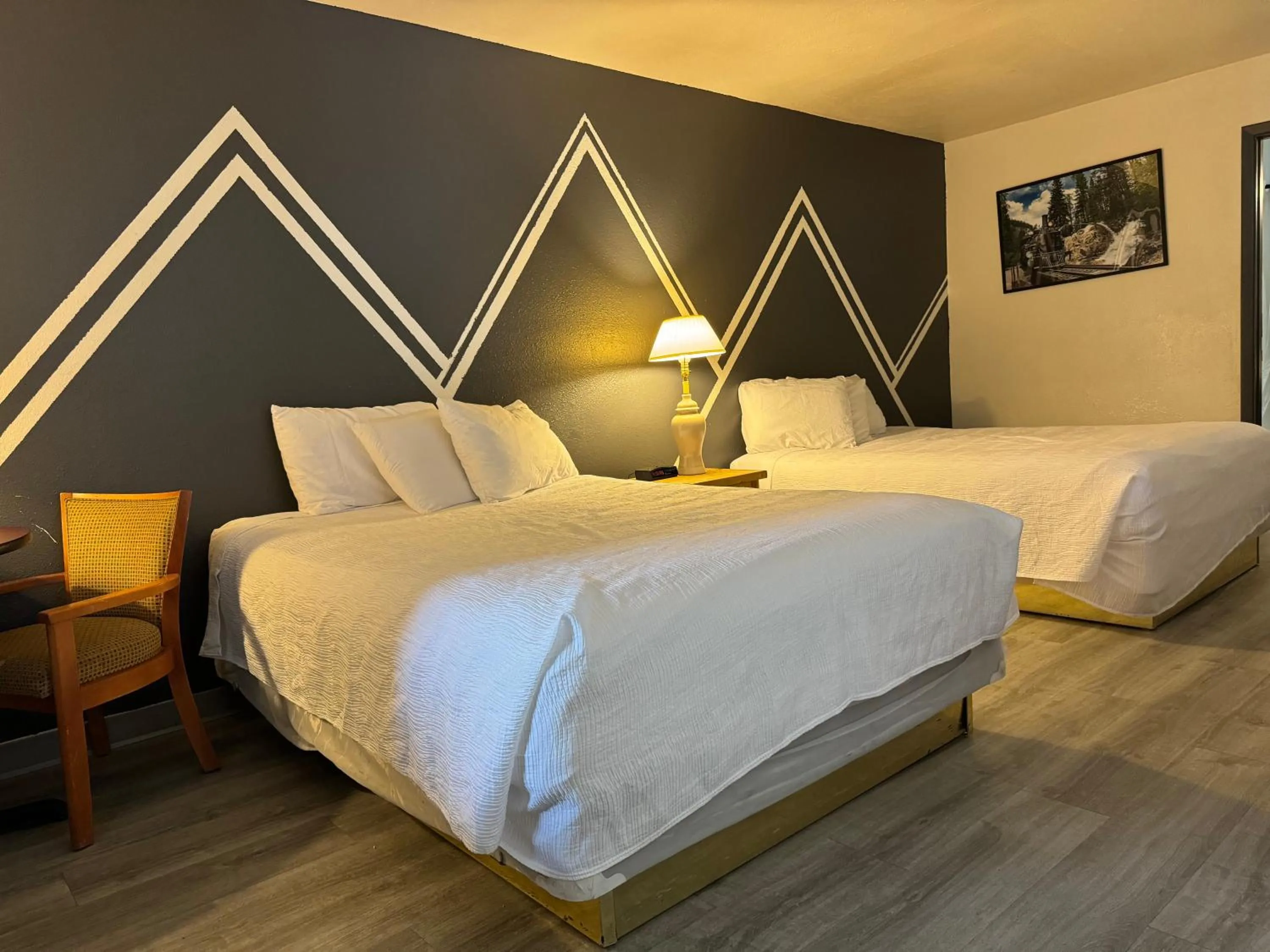 Bedroom, Bed in The Junction Hotel and Hostel