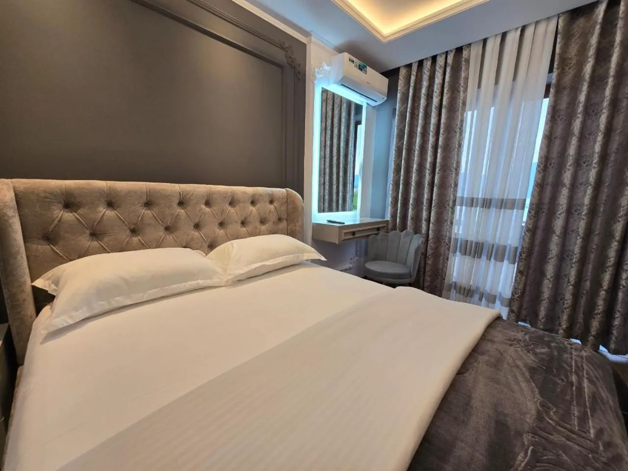 Bed in Hotel Belvedere