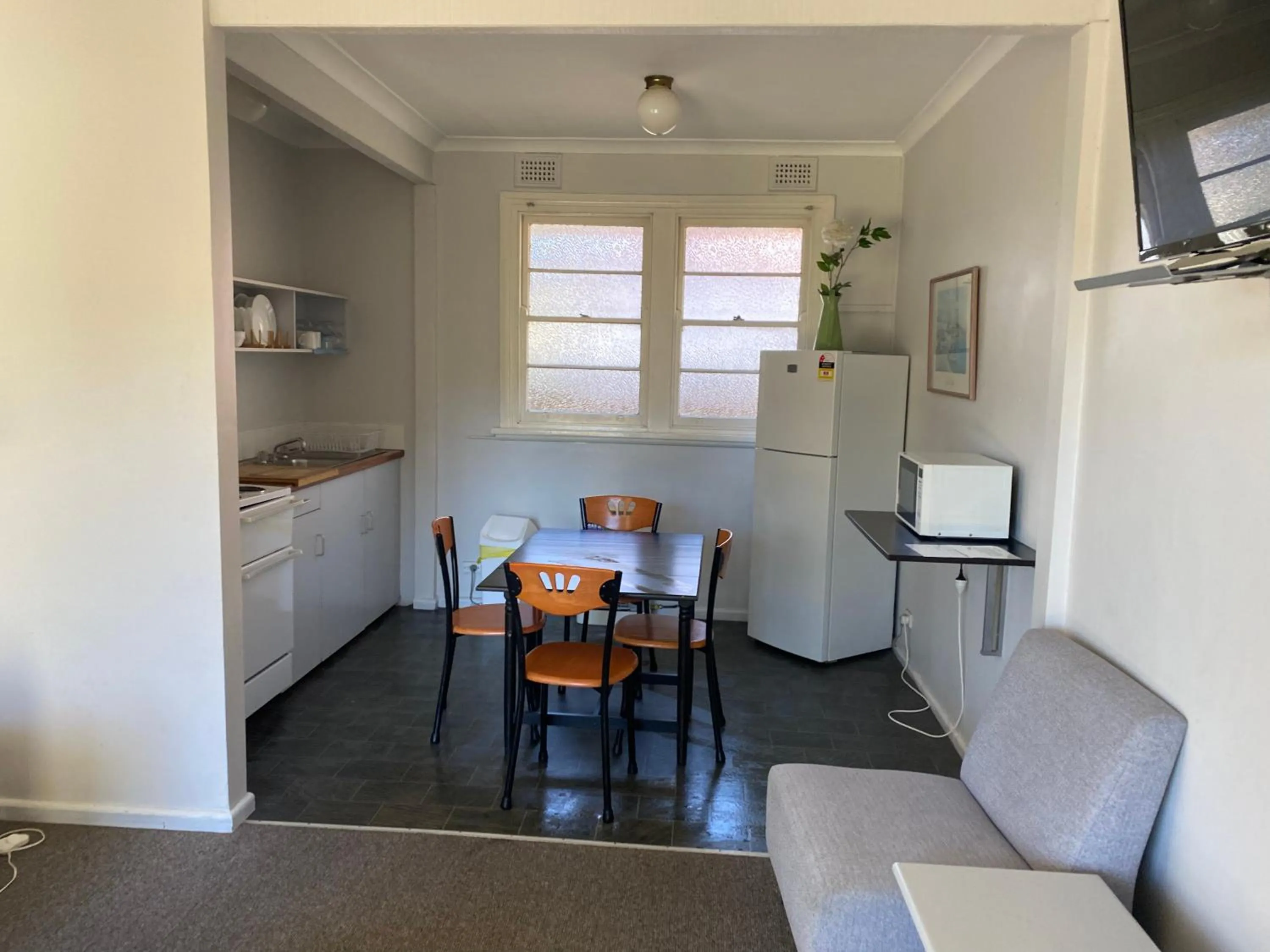 Kitchen or kitchenette in Blackheath Holiday Cabins