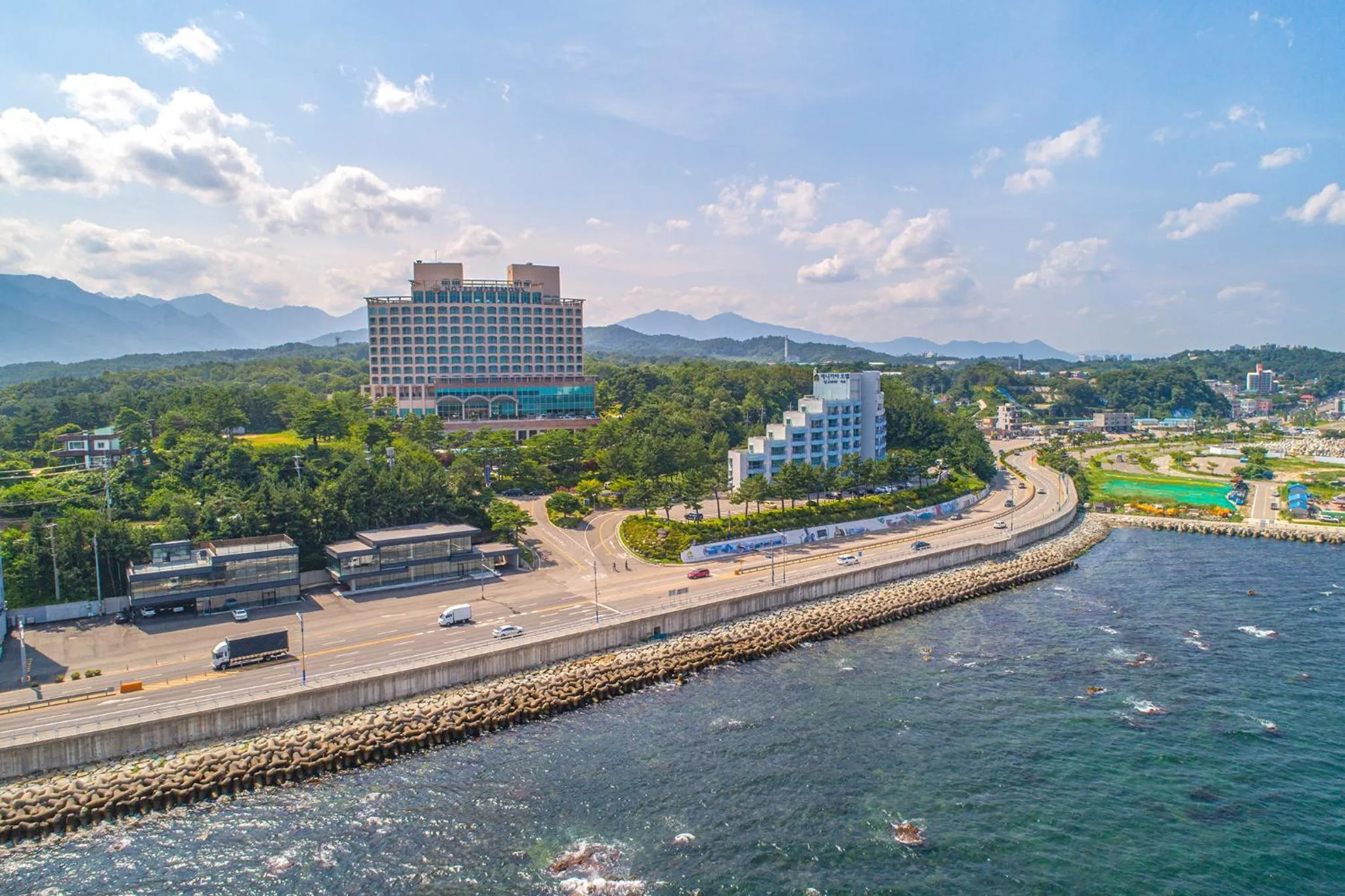 Property building in Hotel Maremons