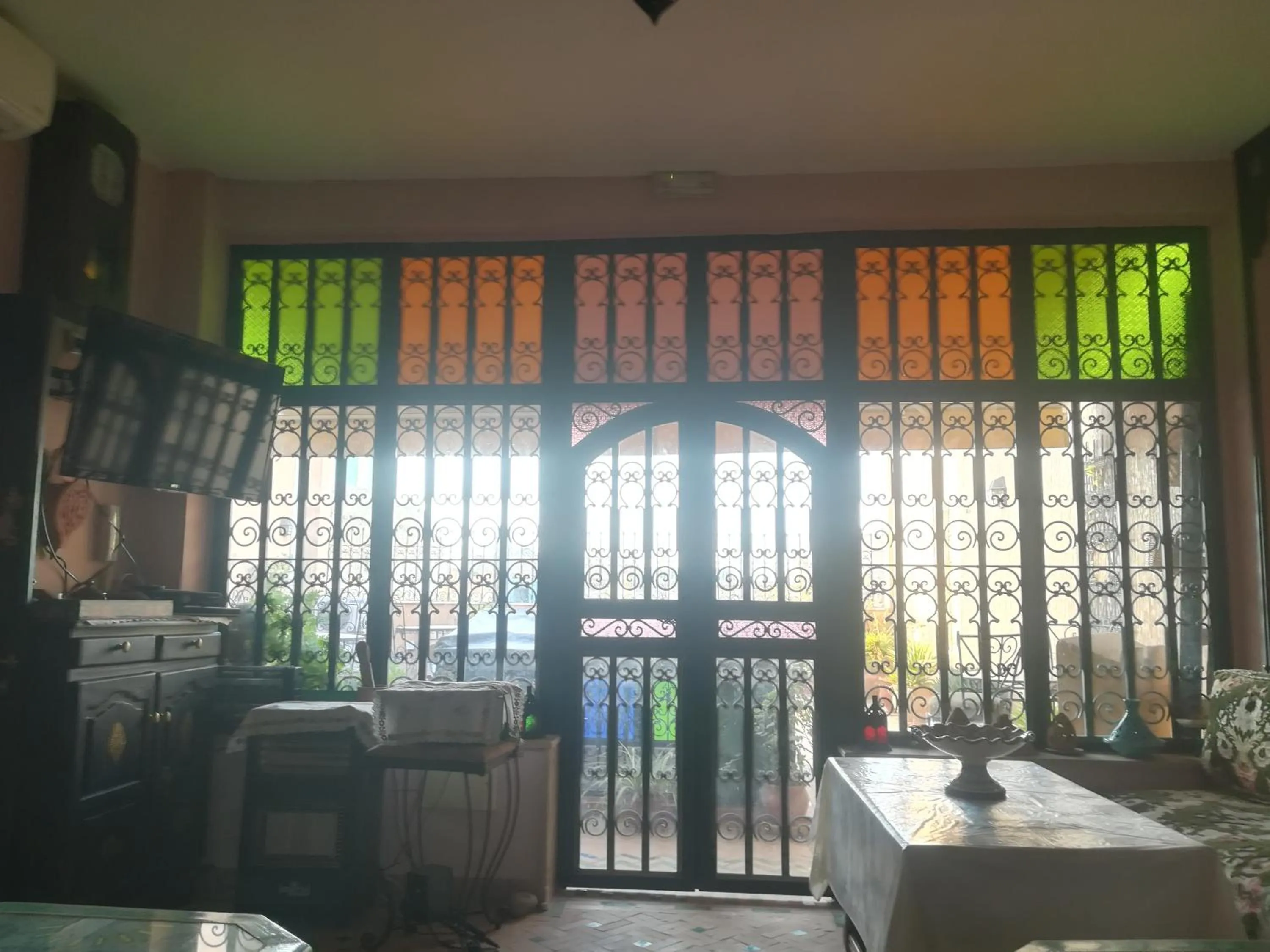 Communal lounge/ TV room in Dar Pa Labzioui