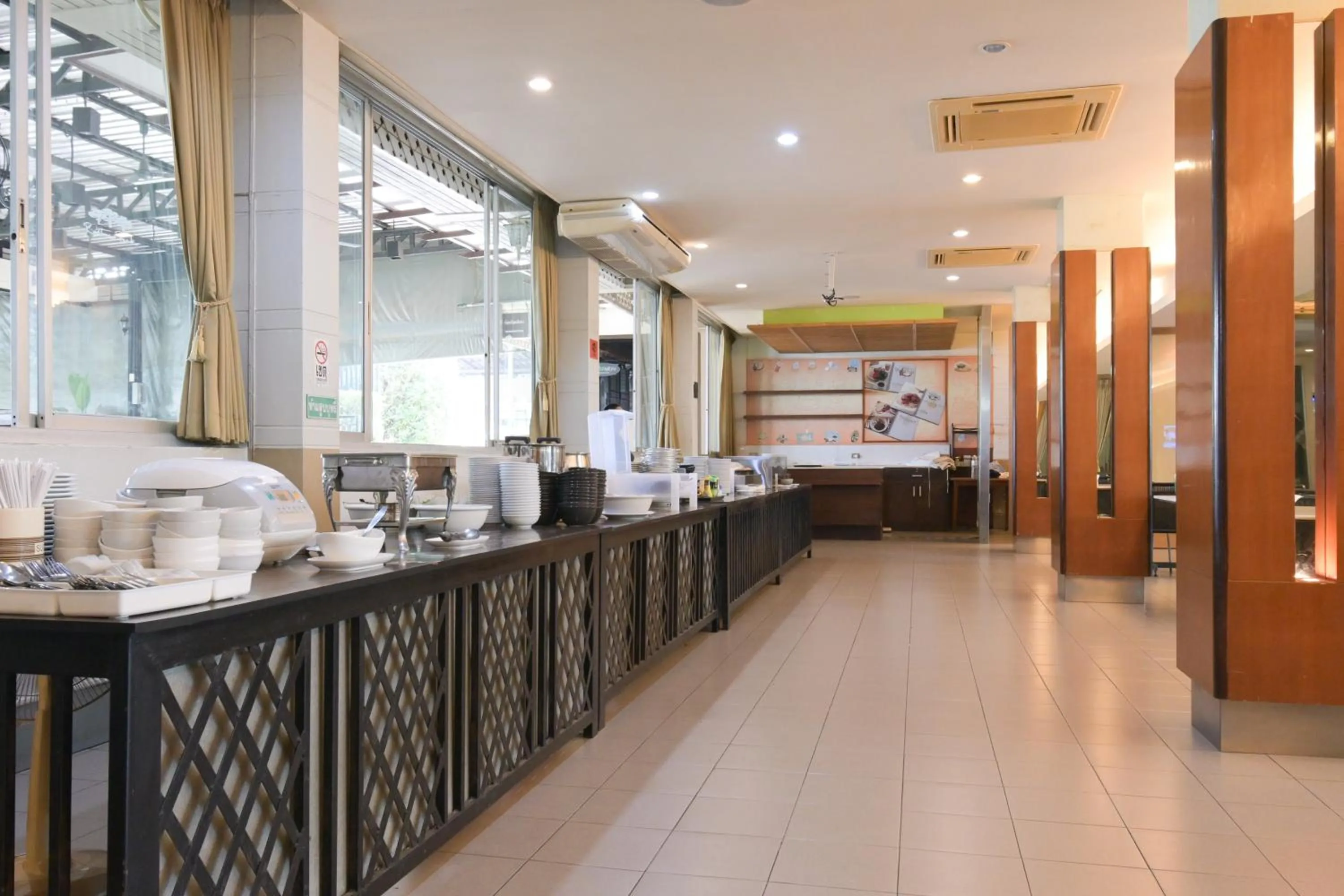 Breakfast in Rattana Park Hotel