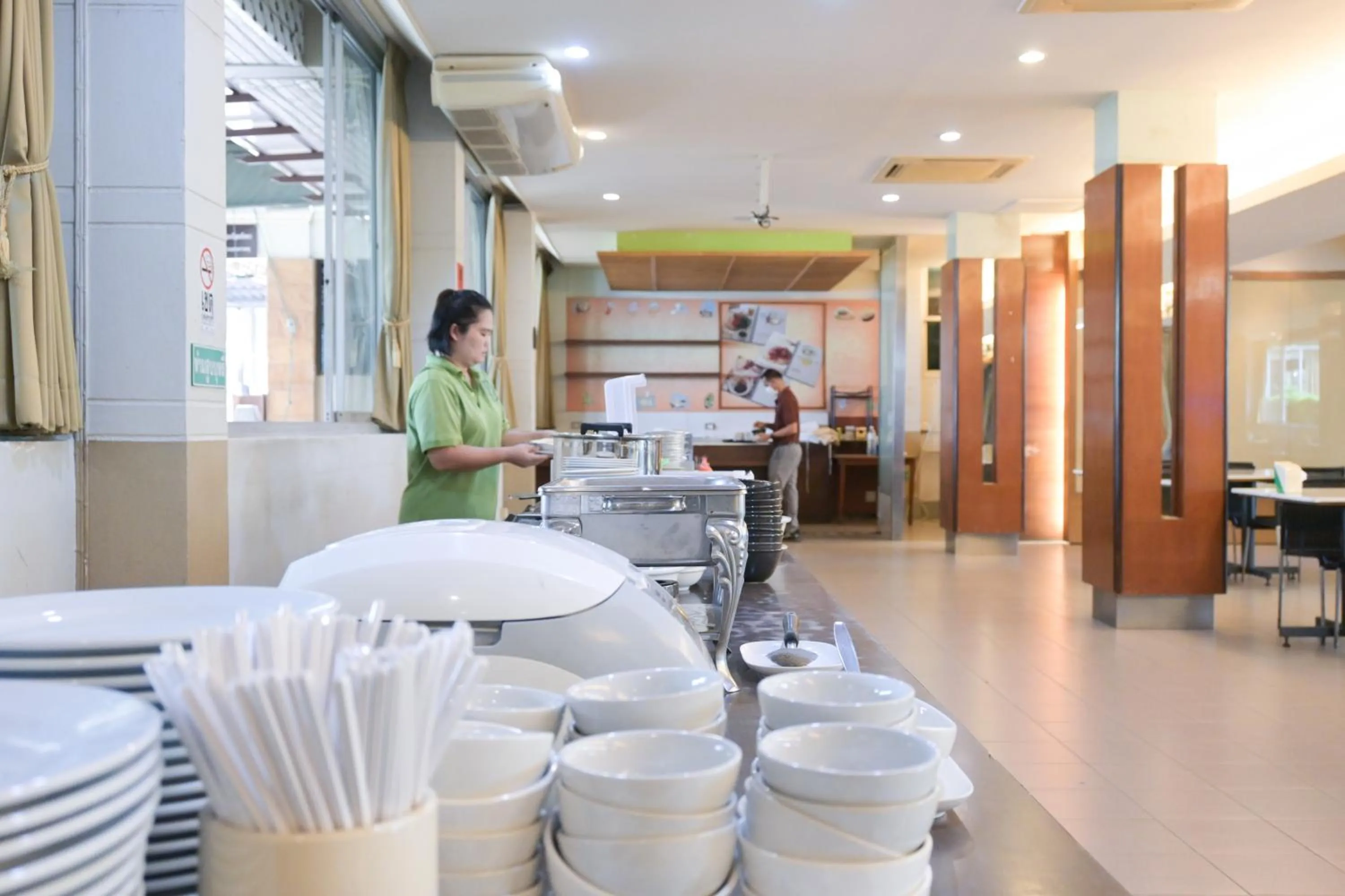 Food and drinks in Rattana Park Hotel