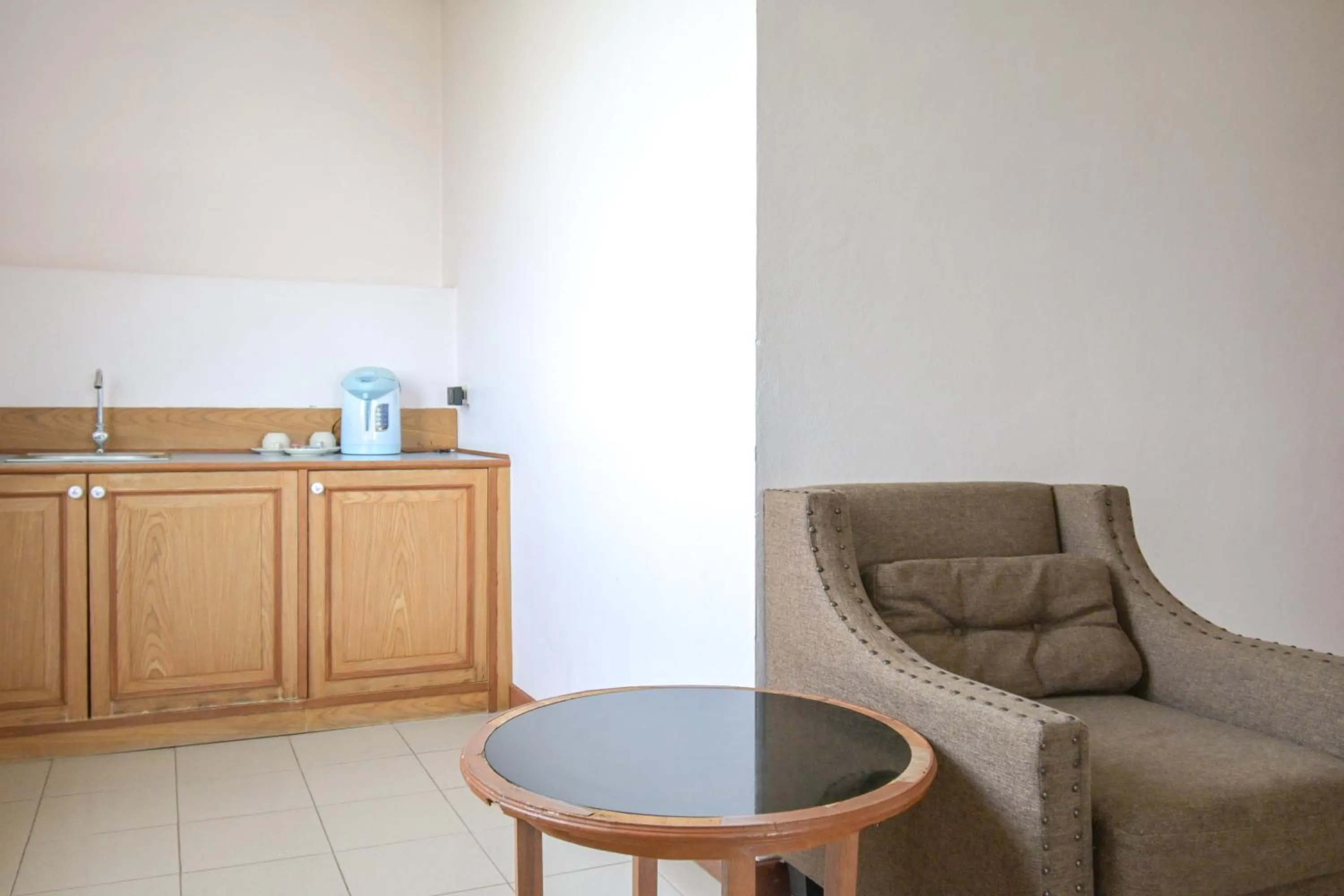 Living room in Rattana Park Hotel