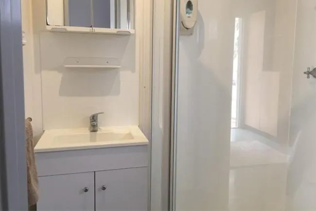 Bathroom in Peppermint Grove Beach Holiday Park