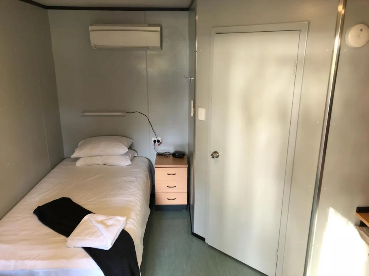 Bed in Peppermint Grove Beach Holiday Park