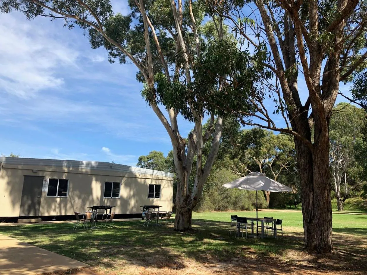 Property Building in Peppermint Grove Beach Holiday Park