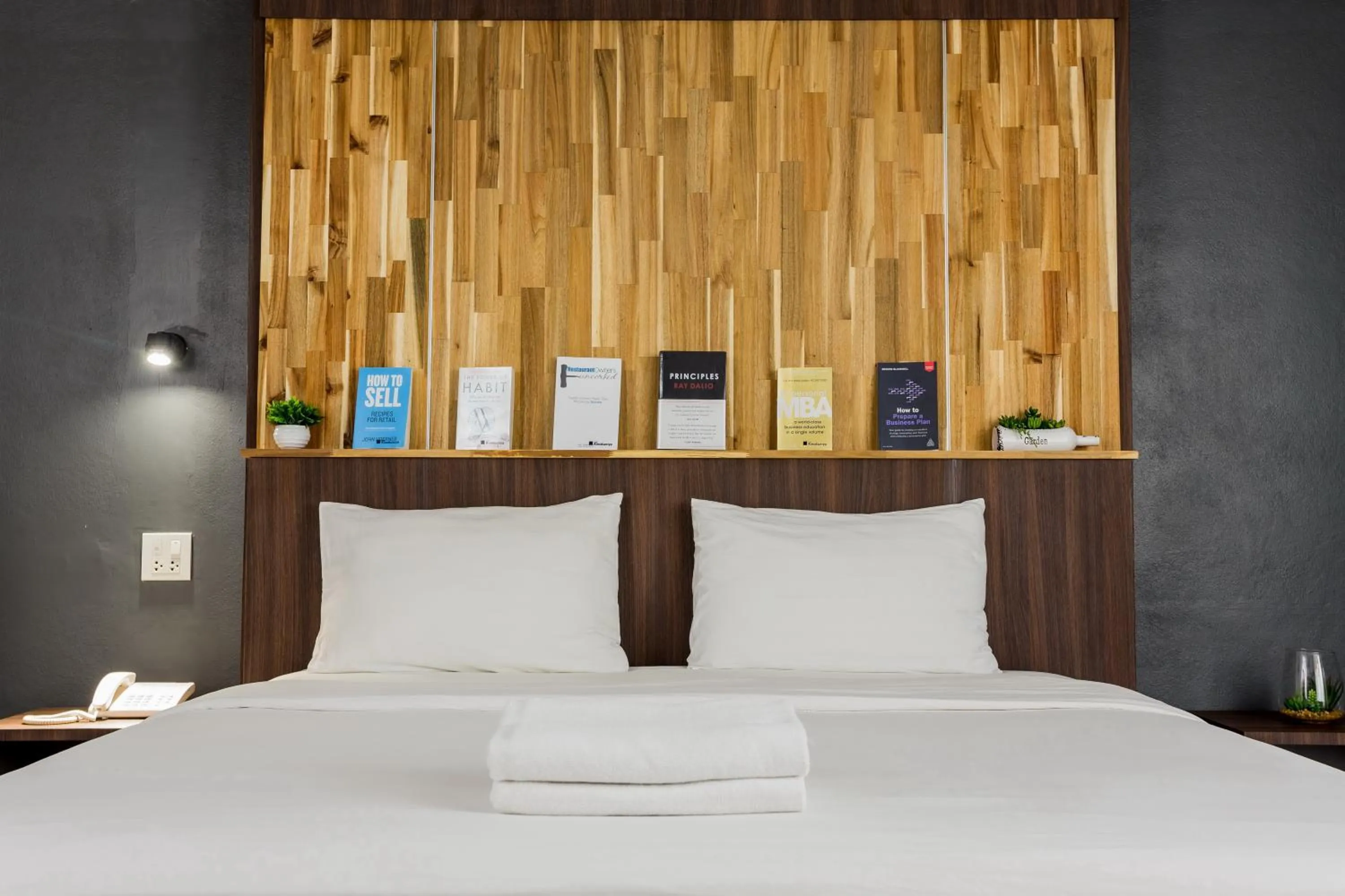 Bed in Phimai Paradise Boutique Hotel
