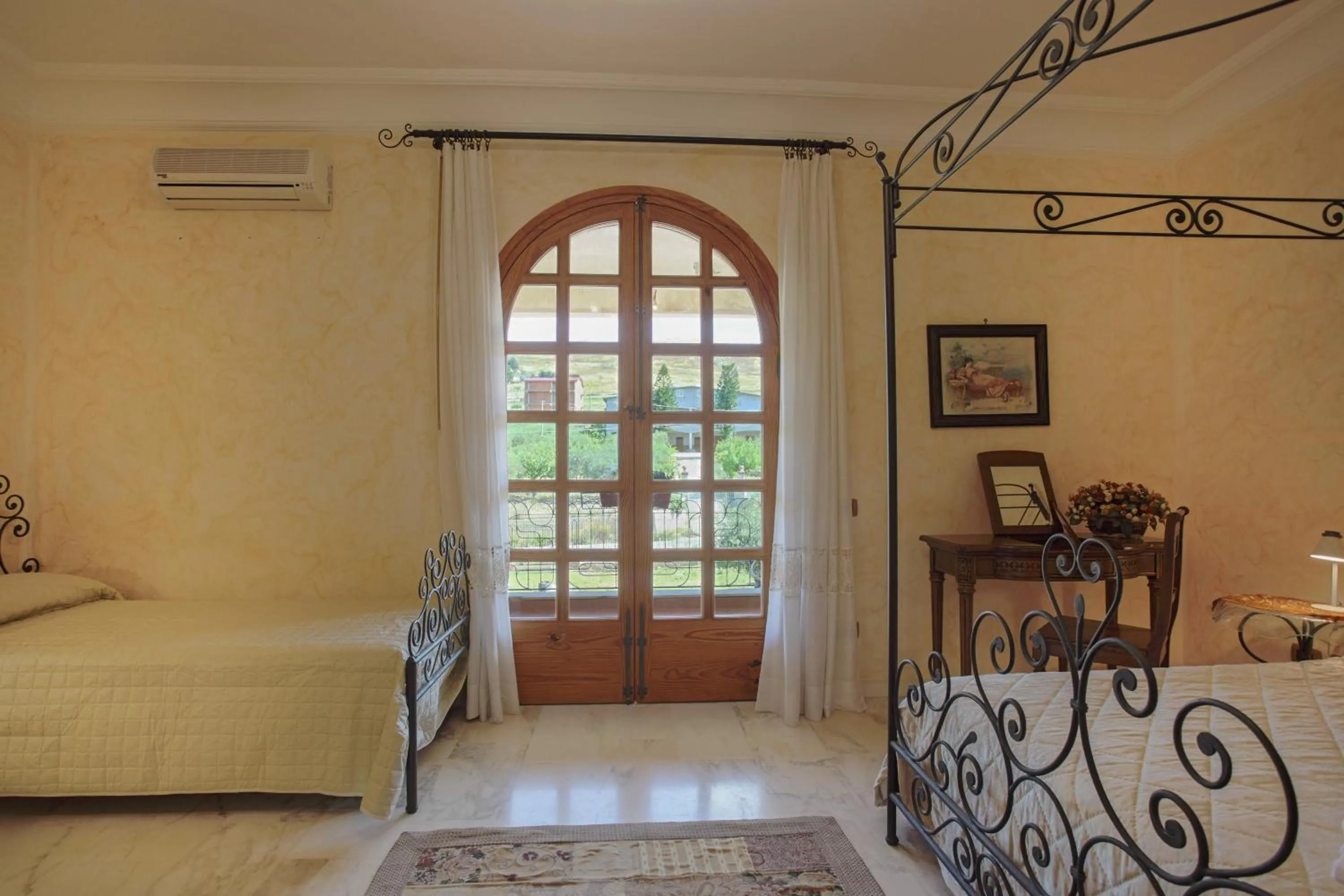 Photo of the whole room, Bed in Villa Diana