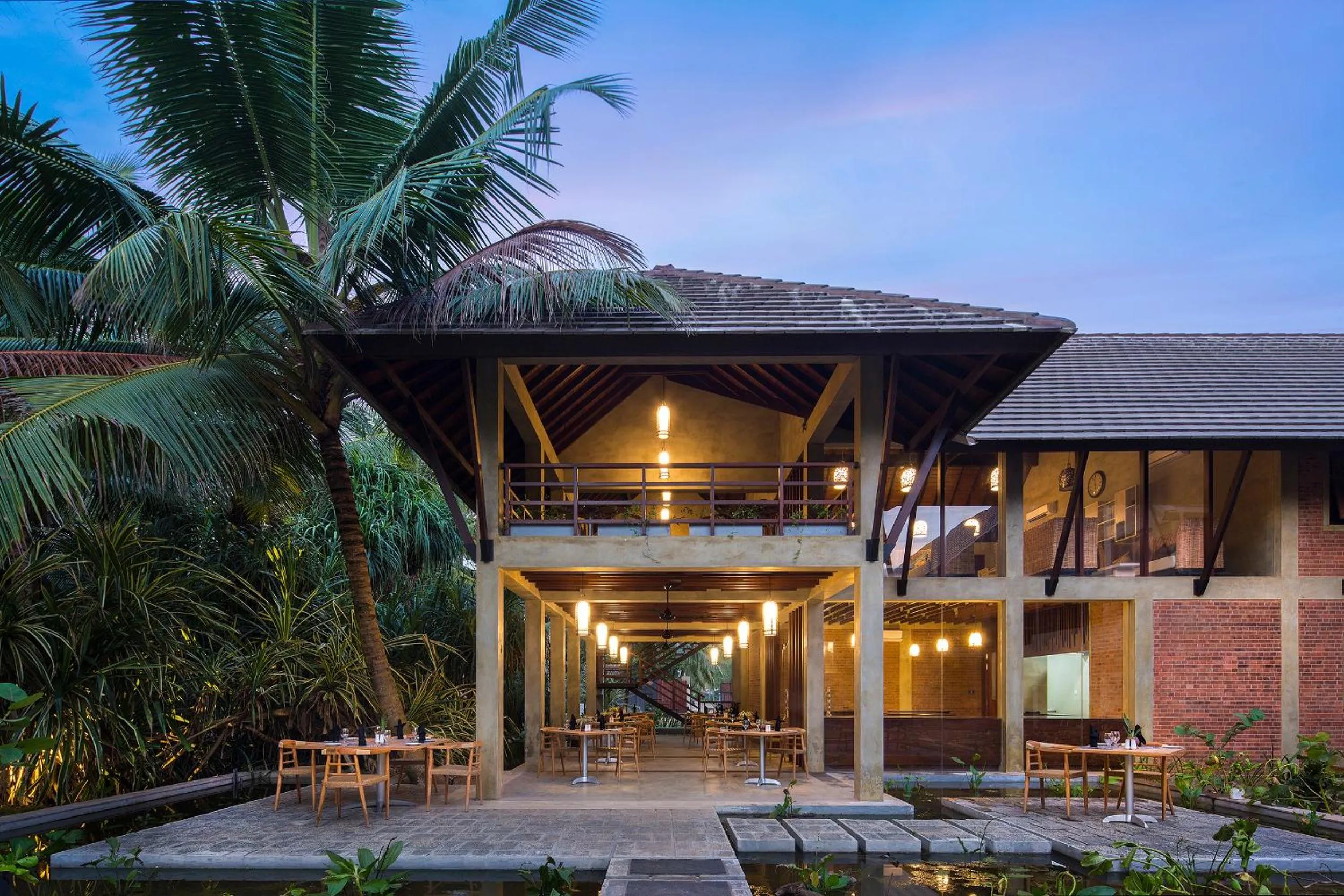 Restaurant/places to eat in Ayana Sea