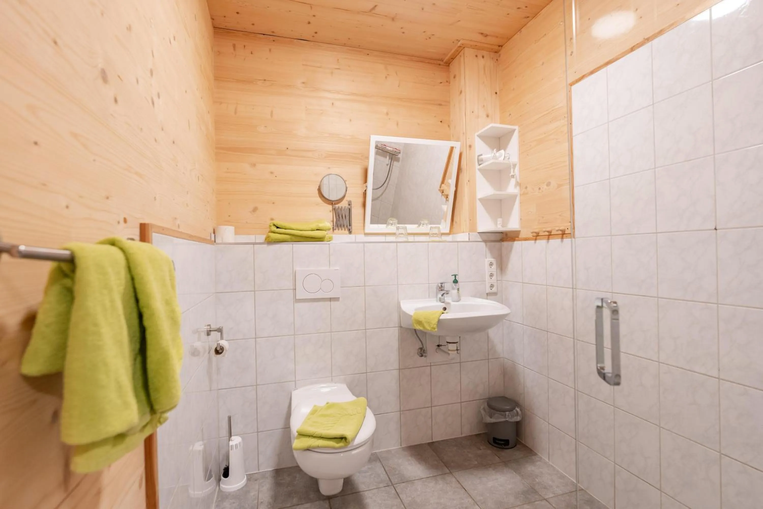 Shower in Gästehaus am Hahnenkamm