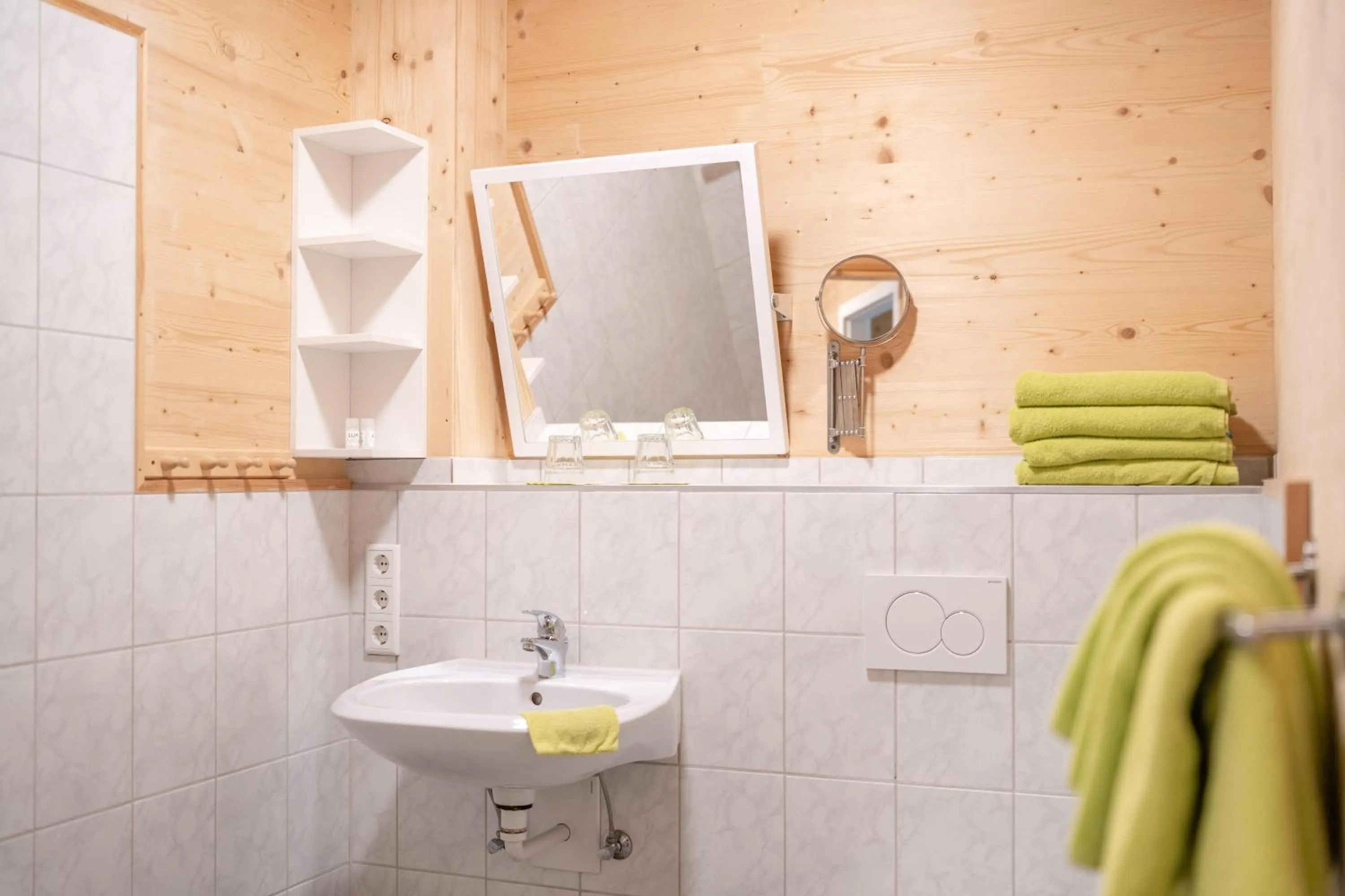 Shower in Gästehaus am Hahnenkamm