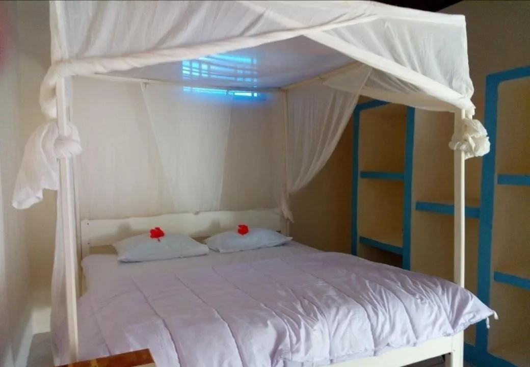 Bed in Lakey Beach Inn hotel