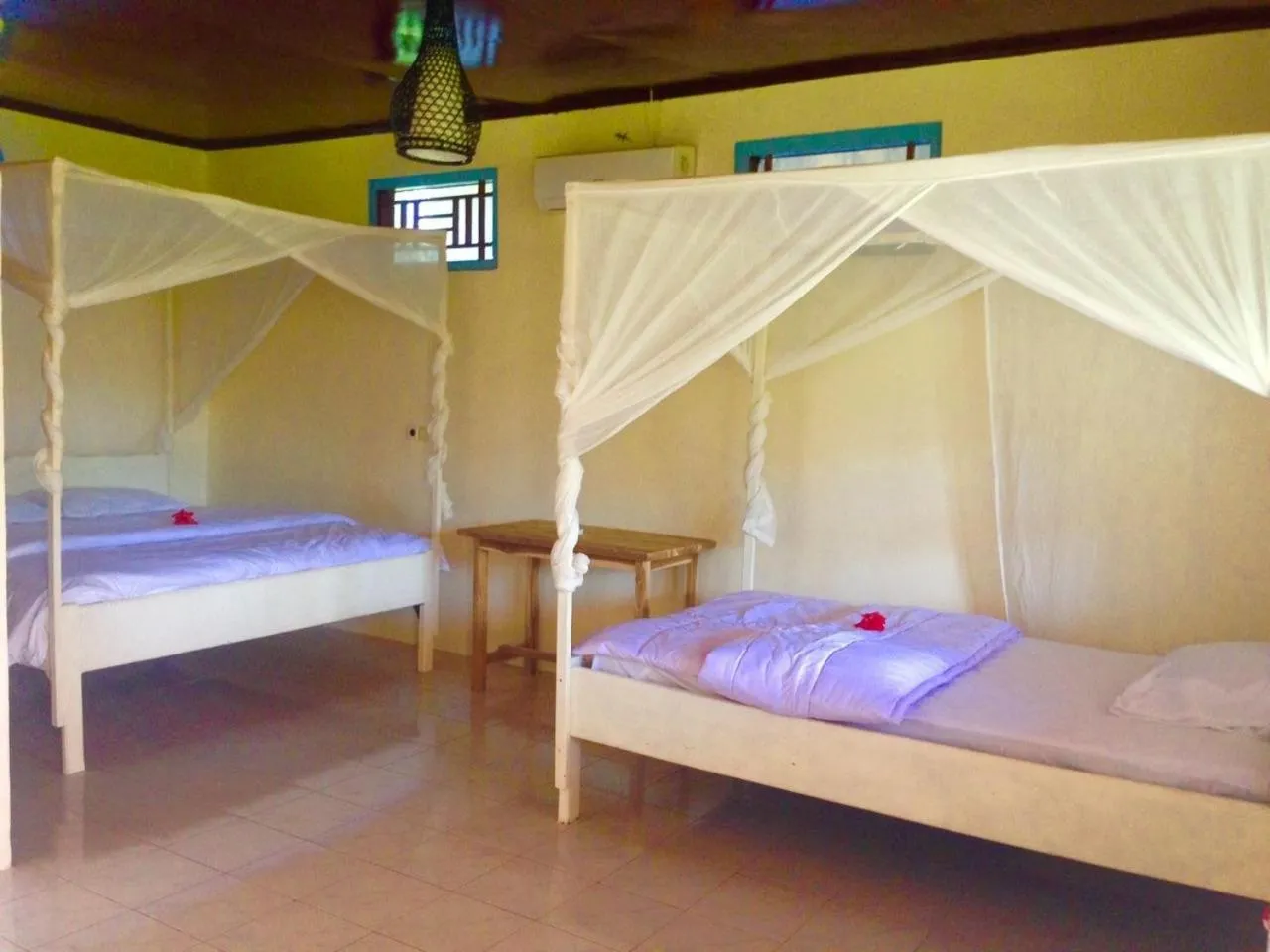 Photo of the whole room, Bed in Lakey Beach Inn hotel