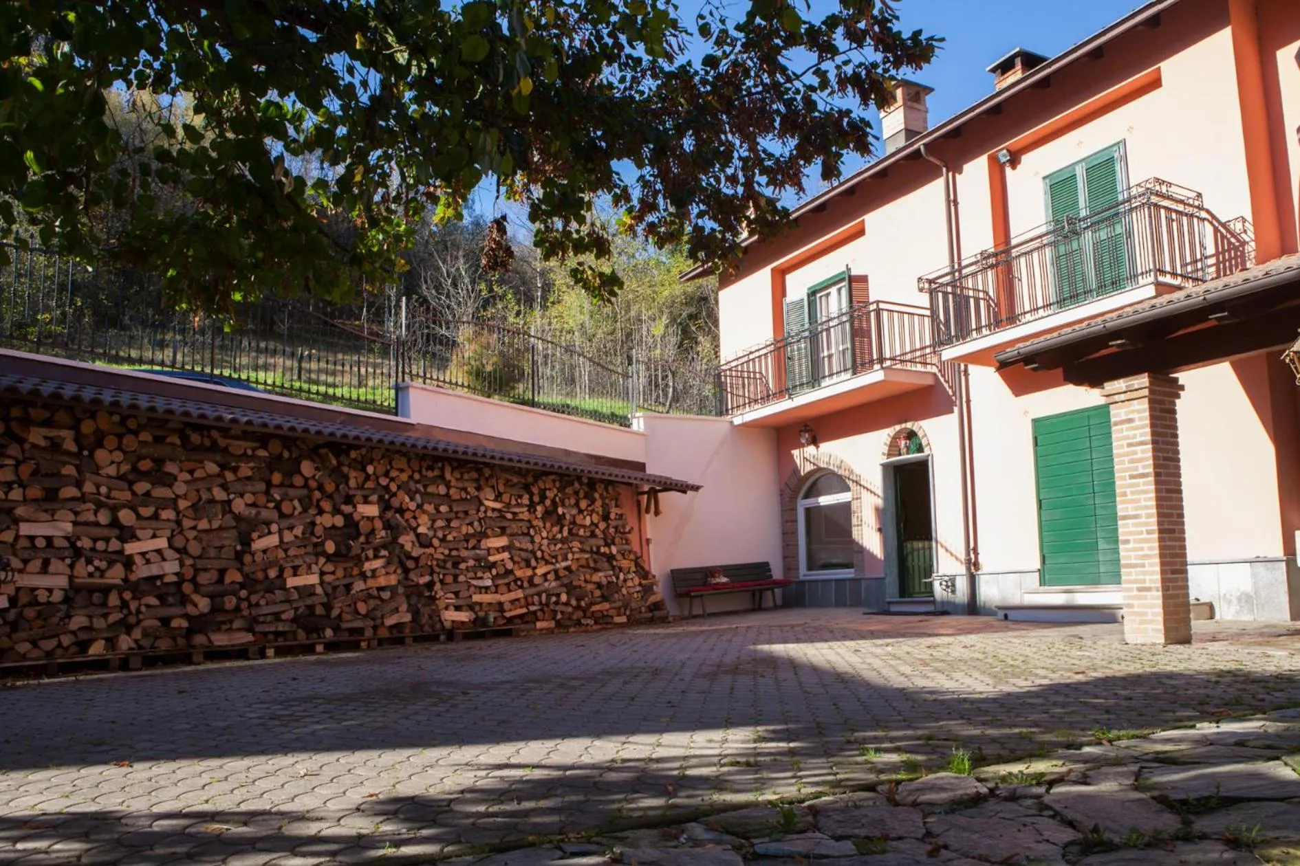 Facade/entrance in B&B Casa dell'Orso