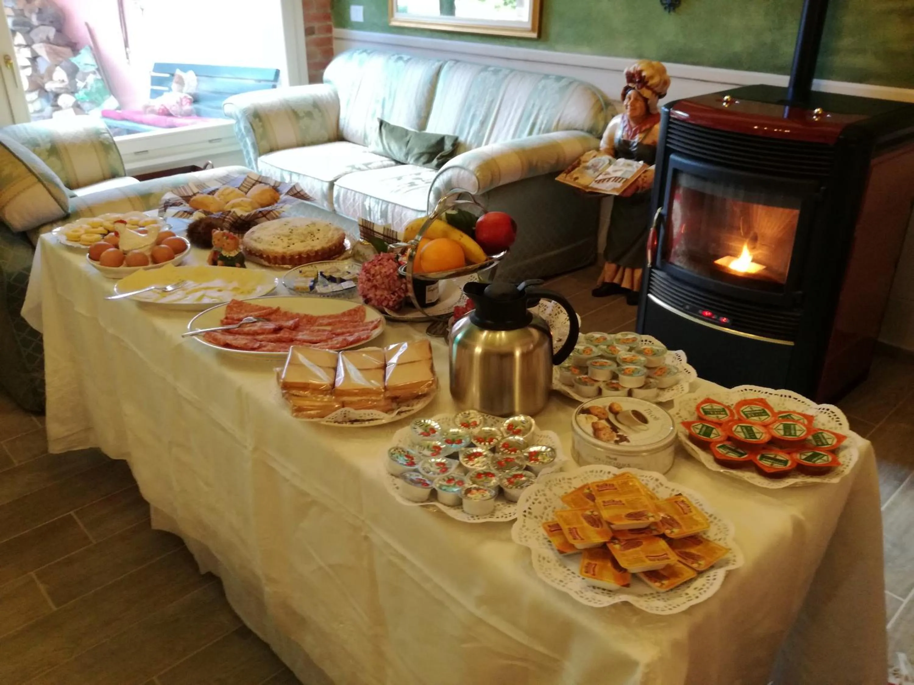 Buffet breakfast in B&B Casa dell'Orso