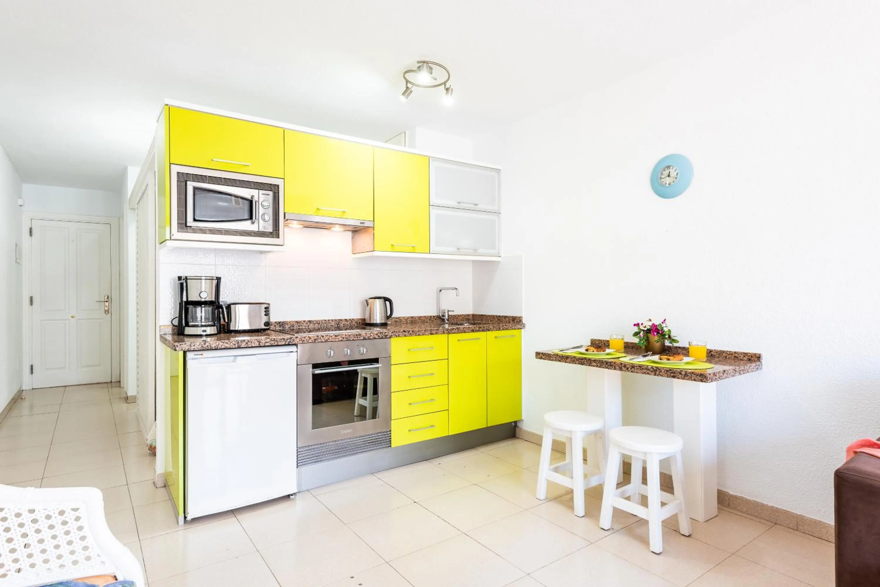 kitchen in Tenerife Royal Gardens - Viviendas Vacacionales