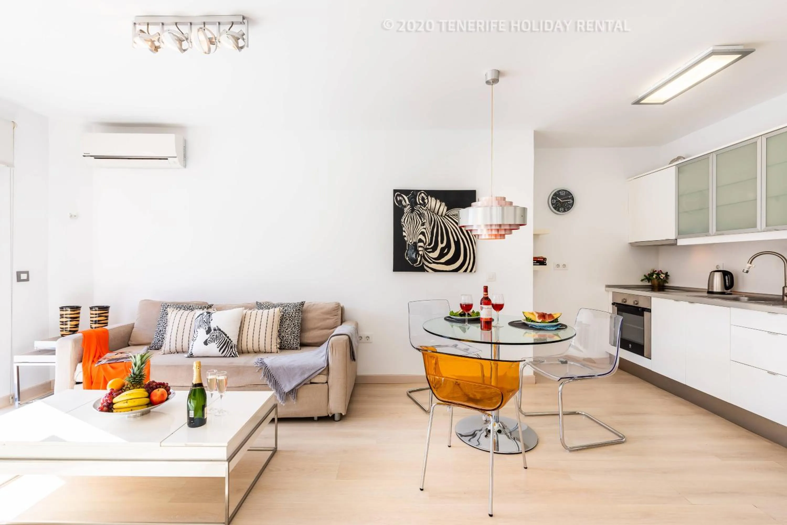 Kitchen or kitchenette in Tenerife Royal Gardens - Viviendas Vacacionales