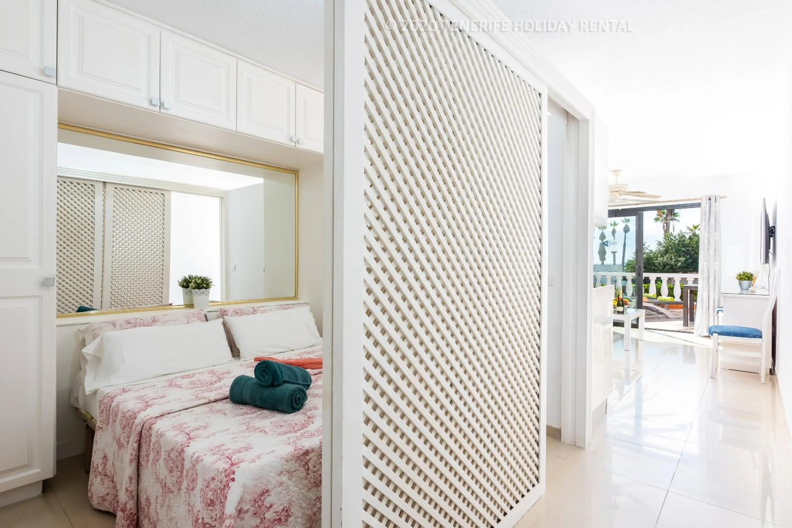 Bedroom, Bed in Tenerife Royal Gardens - Viviendas Vacacionales