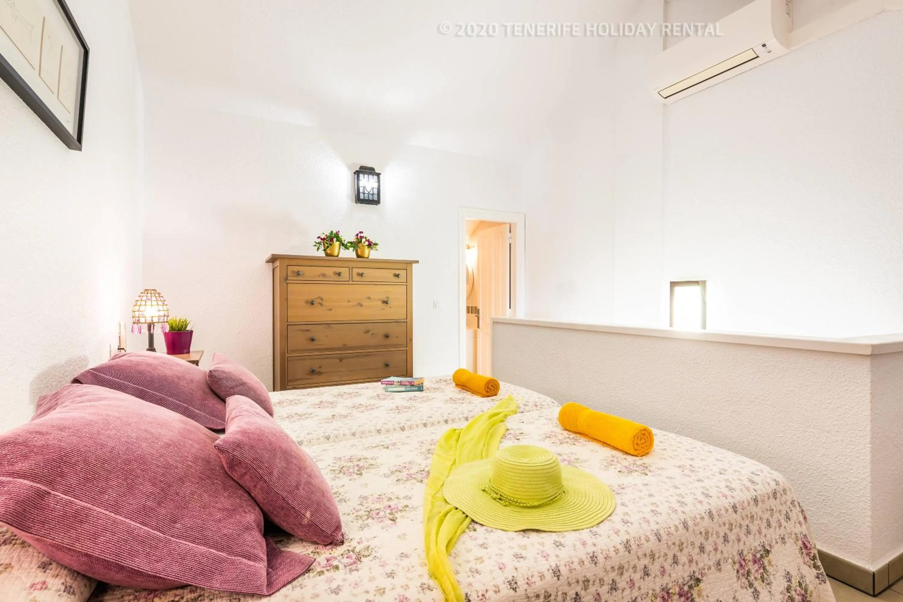 Bed in Tenerife Royal Gardens - Viviendas Vacacionales