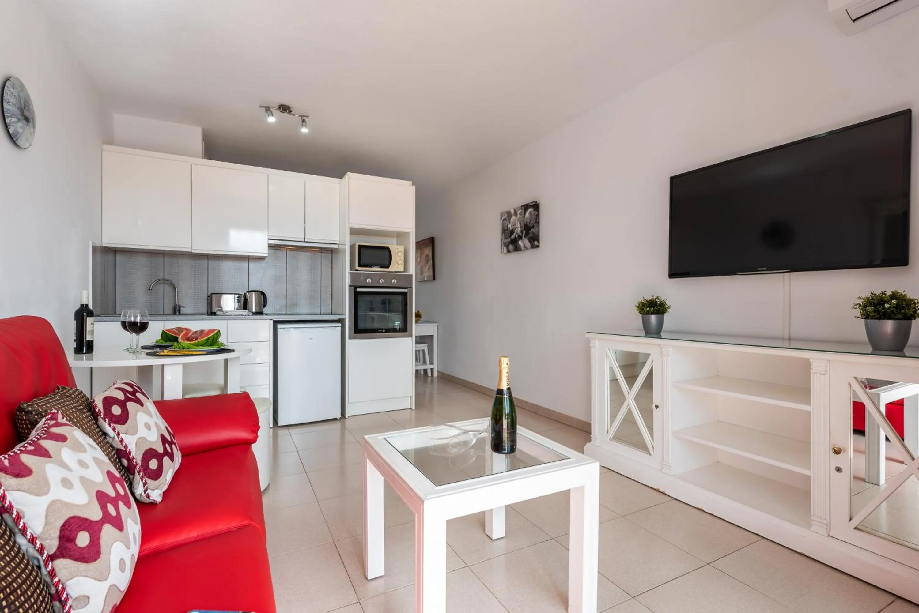 TV and multimedia in Tenerife Royal Gardens - Viviendas Vacacionales