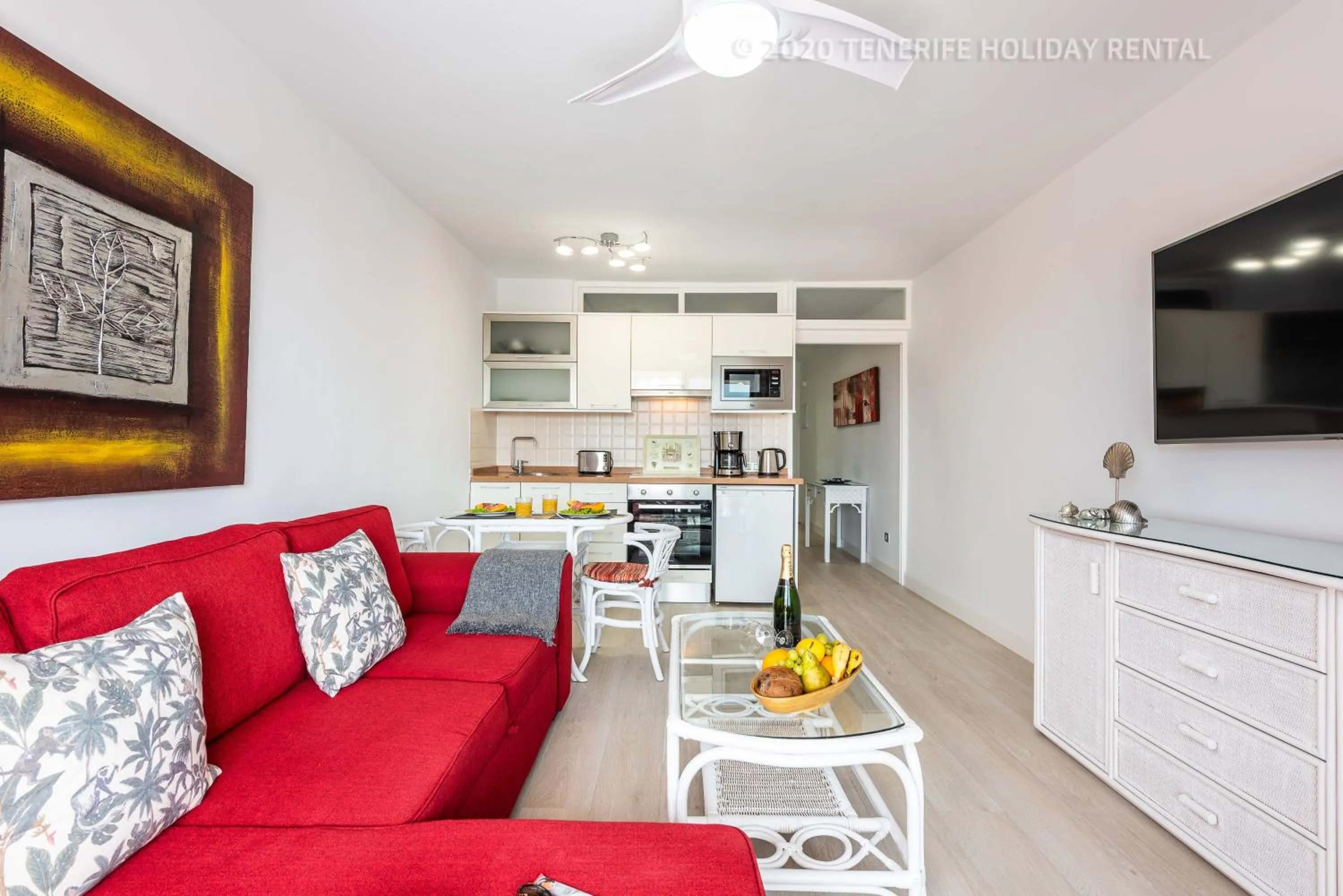 Kitchen or kitchenette in Tenerife Royal Gardens - Viviendas Vacacionales