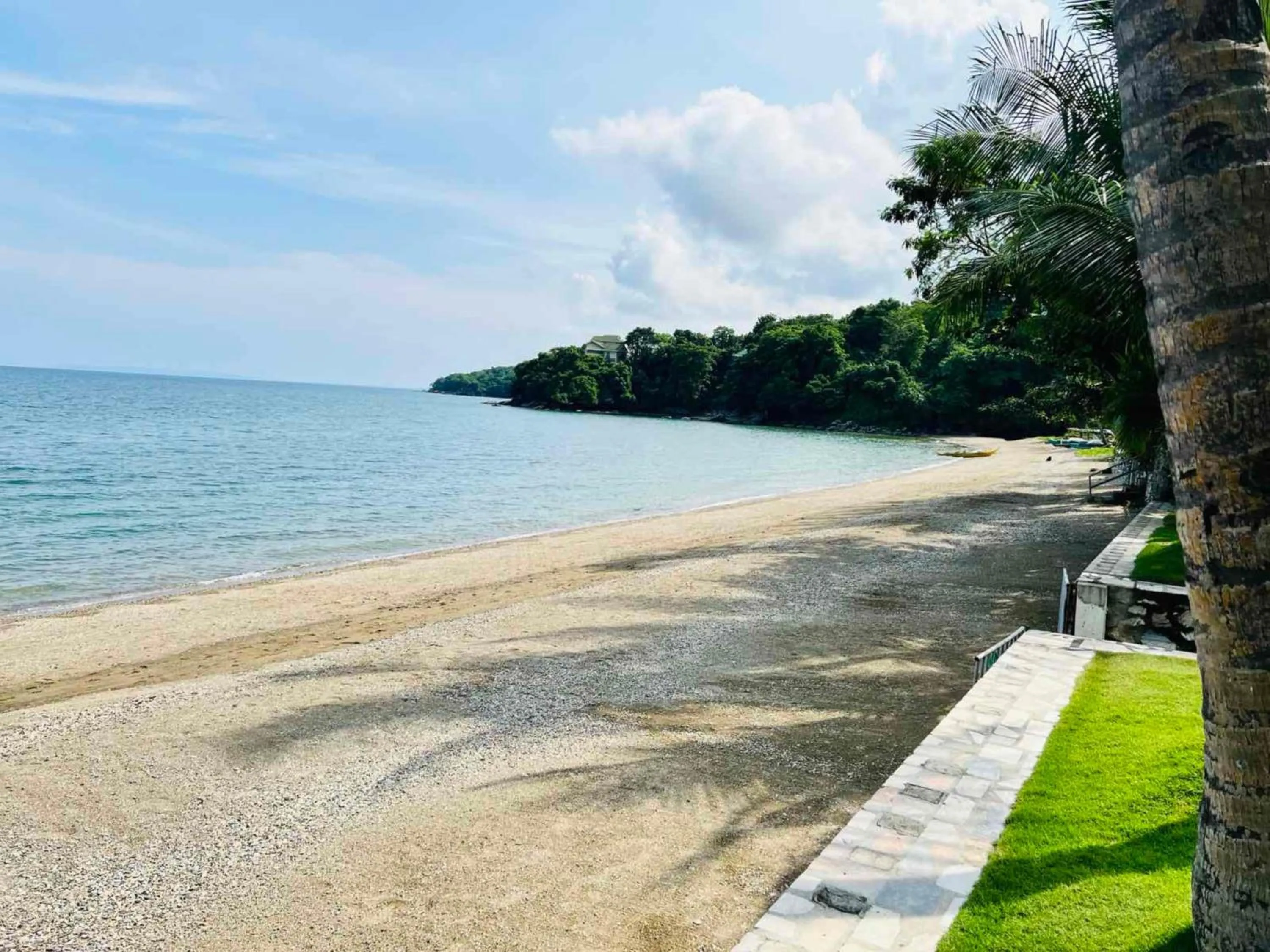 Beach in Badladz Beach and Dive Resort