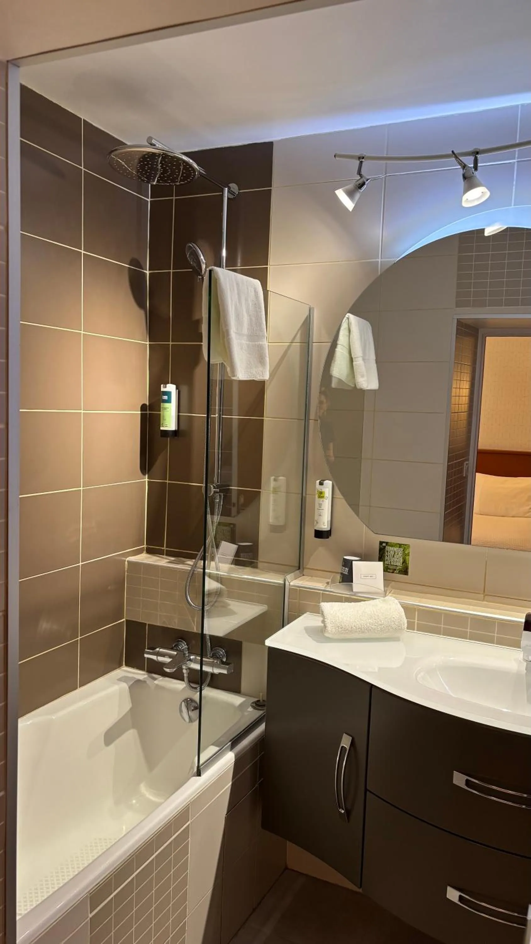 Logis Hôtel Restaurant Grand Hôtel de Lyon