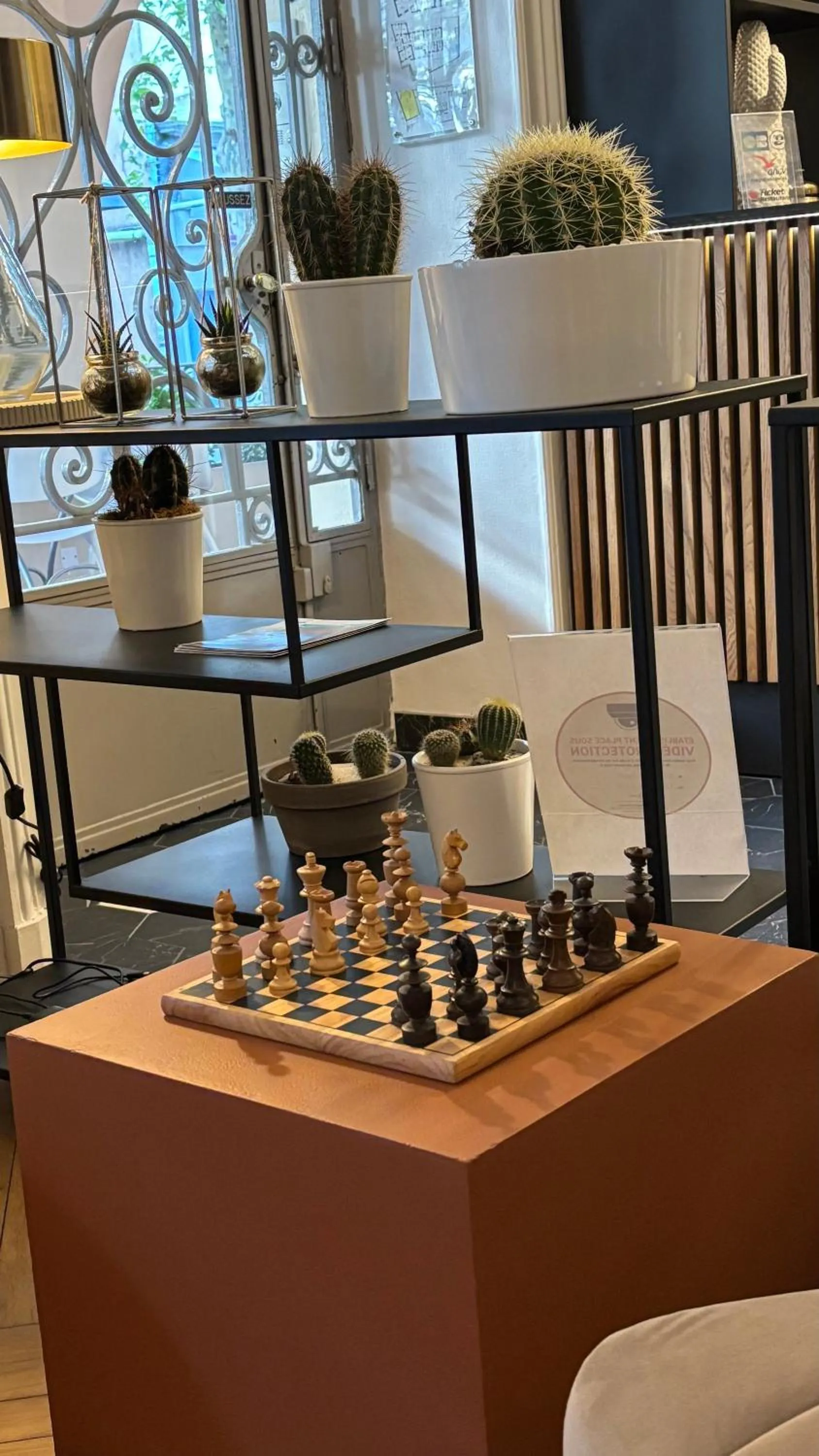 Logis Hôtel Restaurant Grand Hôtel de Lyon