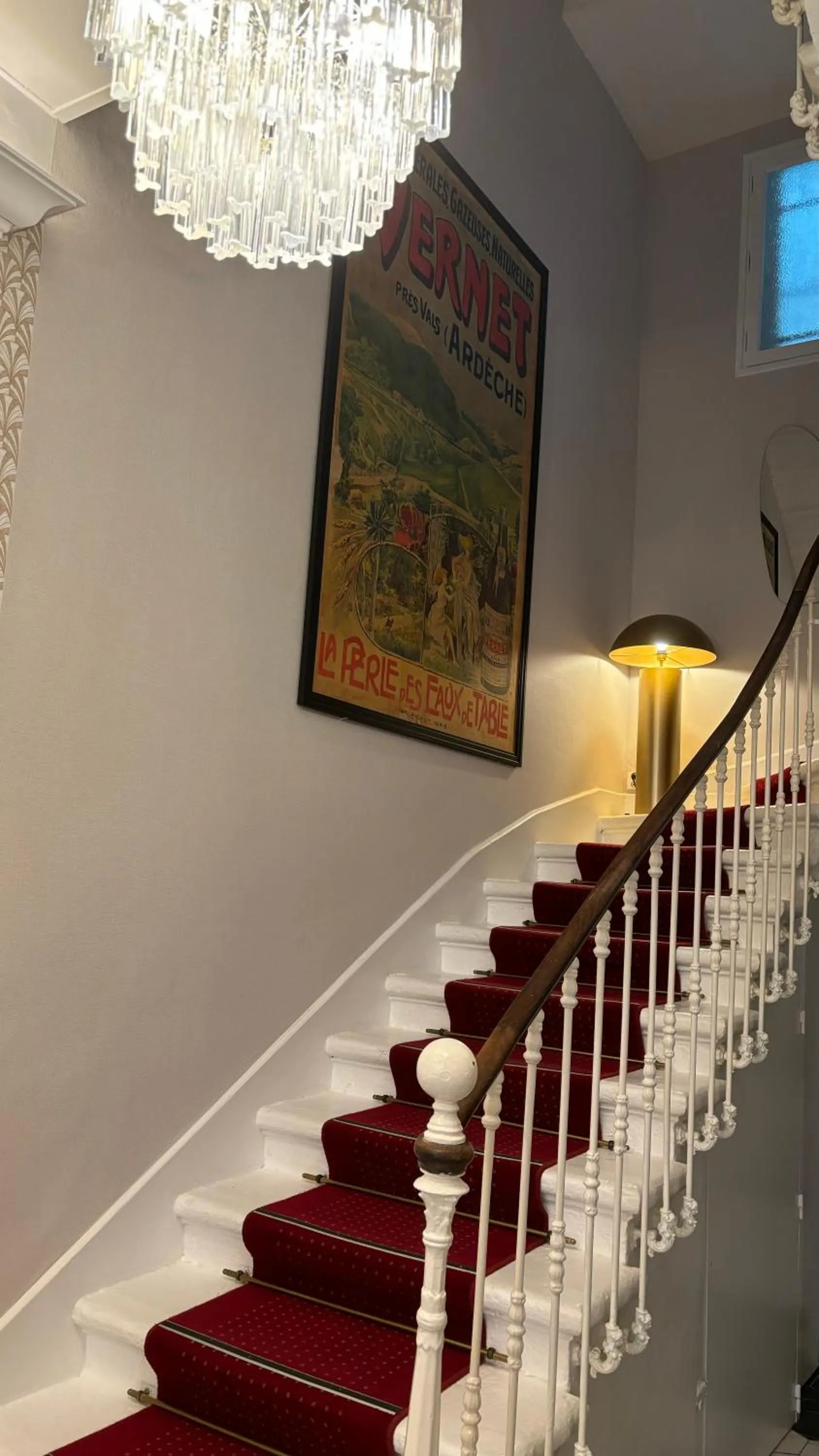 Property building in Logis Hôtel Restaurant Grand Hôtel de Lyon