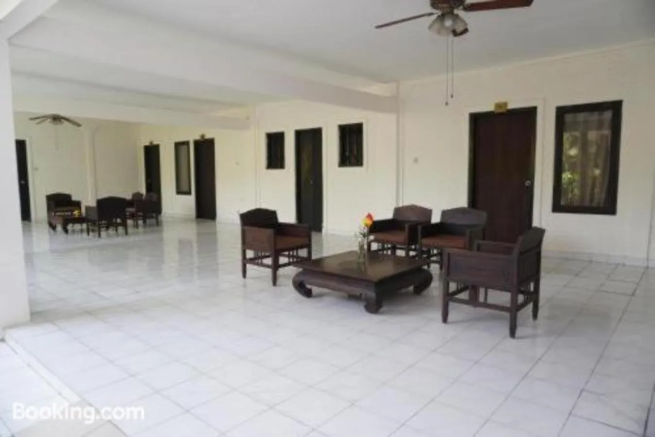 Seating area in Sarinande Hotel