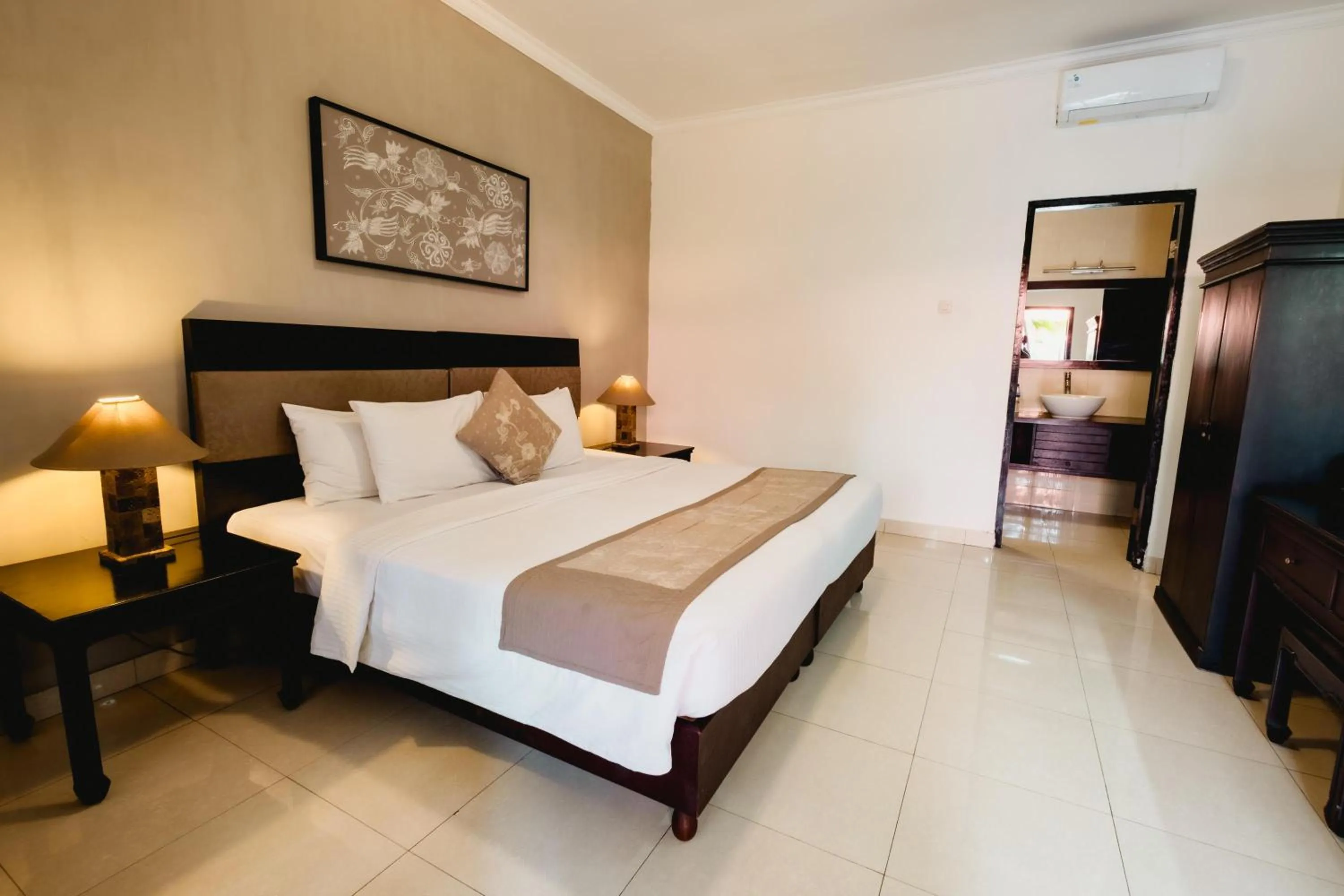 Bed in Sarinande Hotel