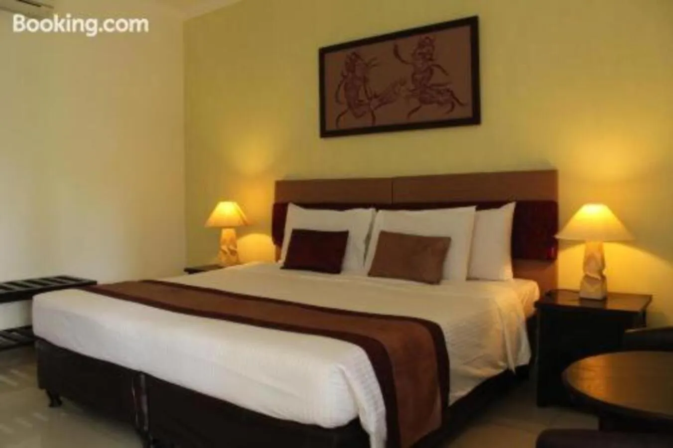 Bed in Sarinande Hotel