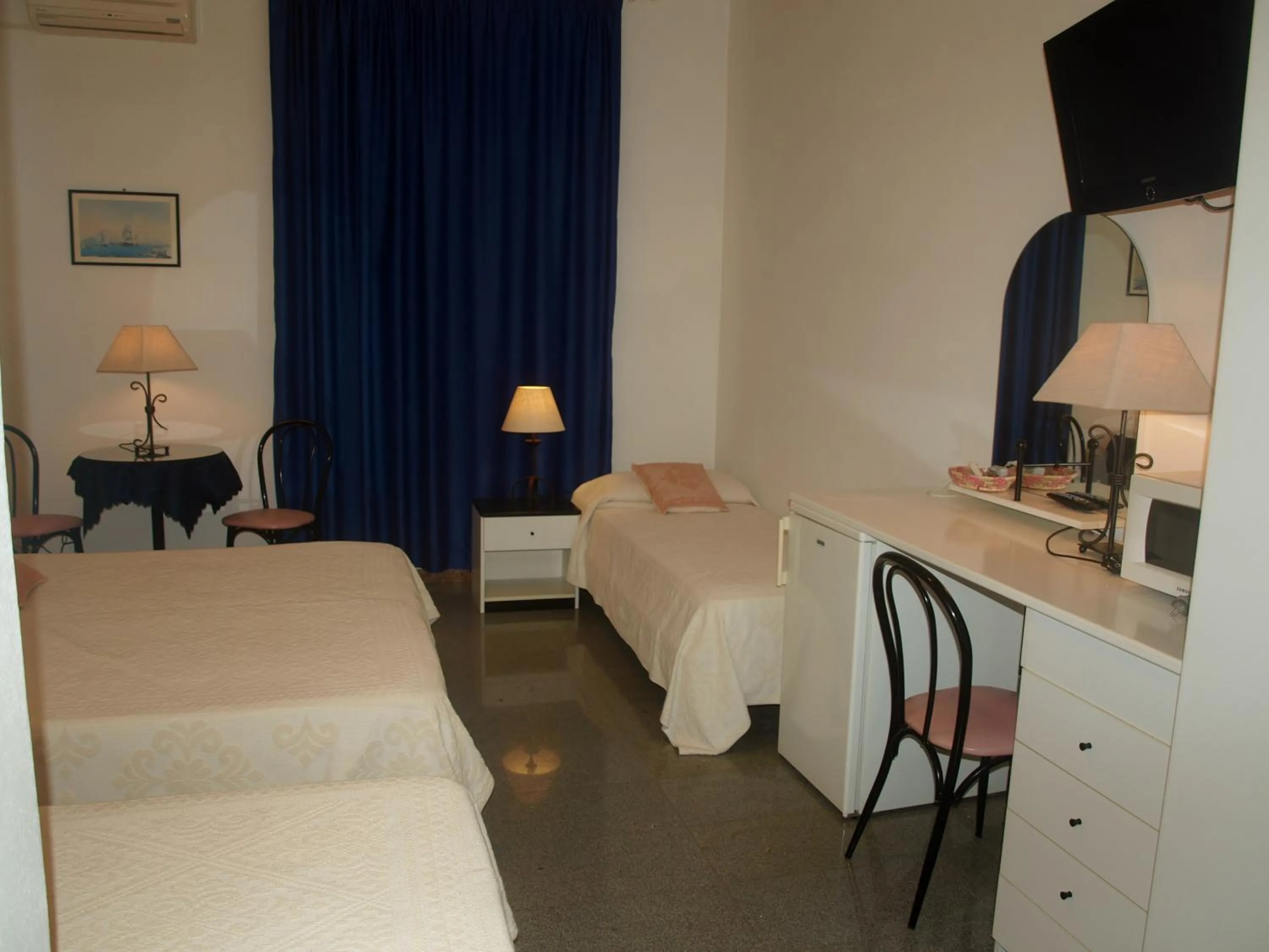 Photo of the whole room in Hotel La Conchiglia