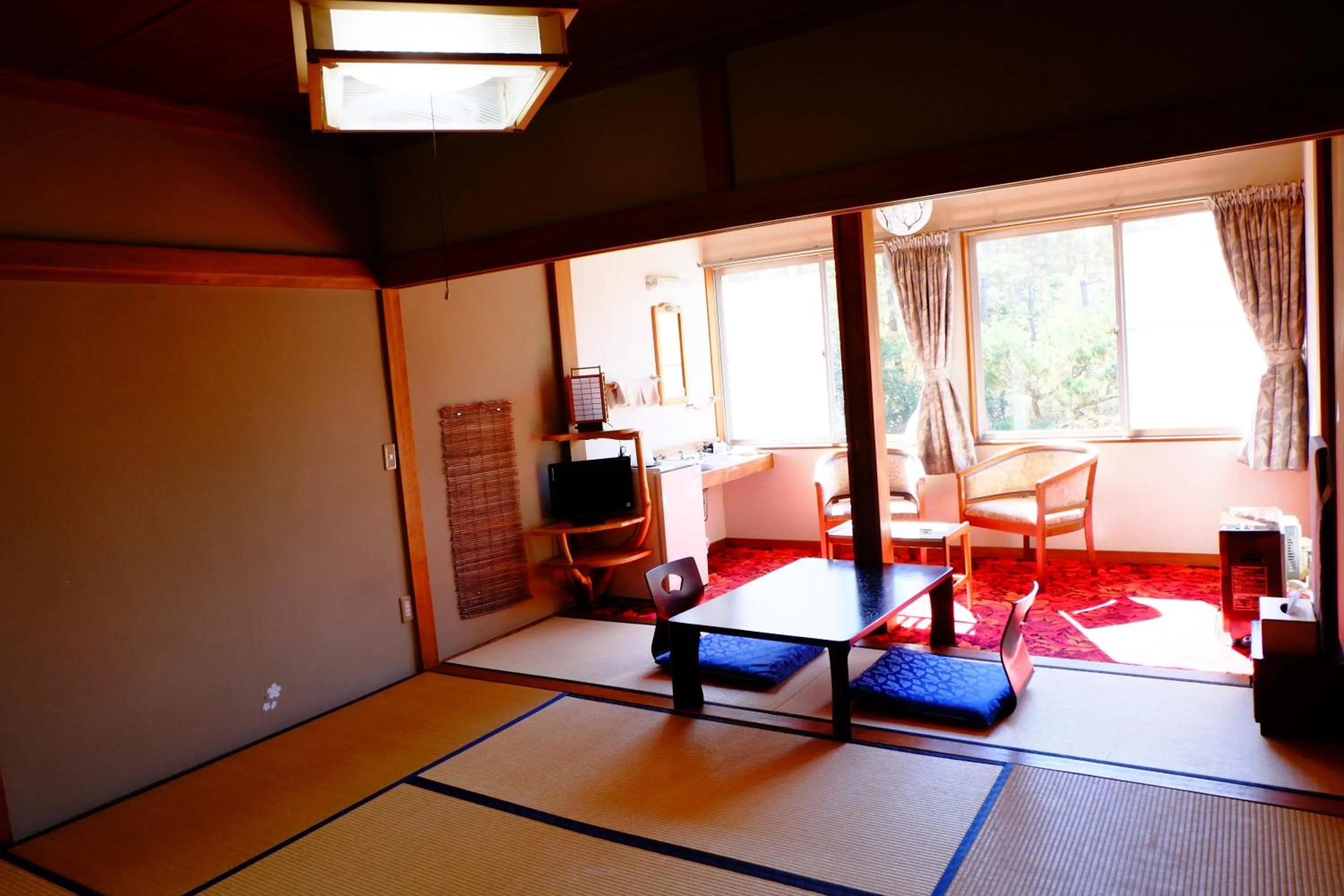 Photo of the whole room in Ryokan Fujitomita