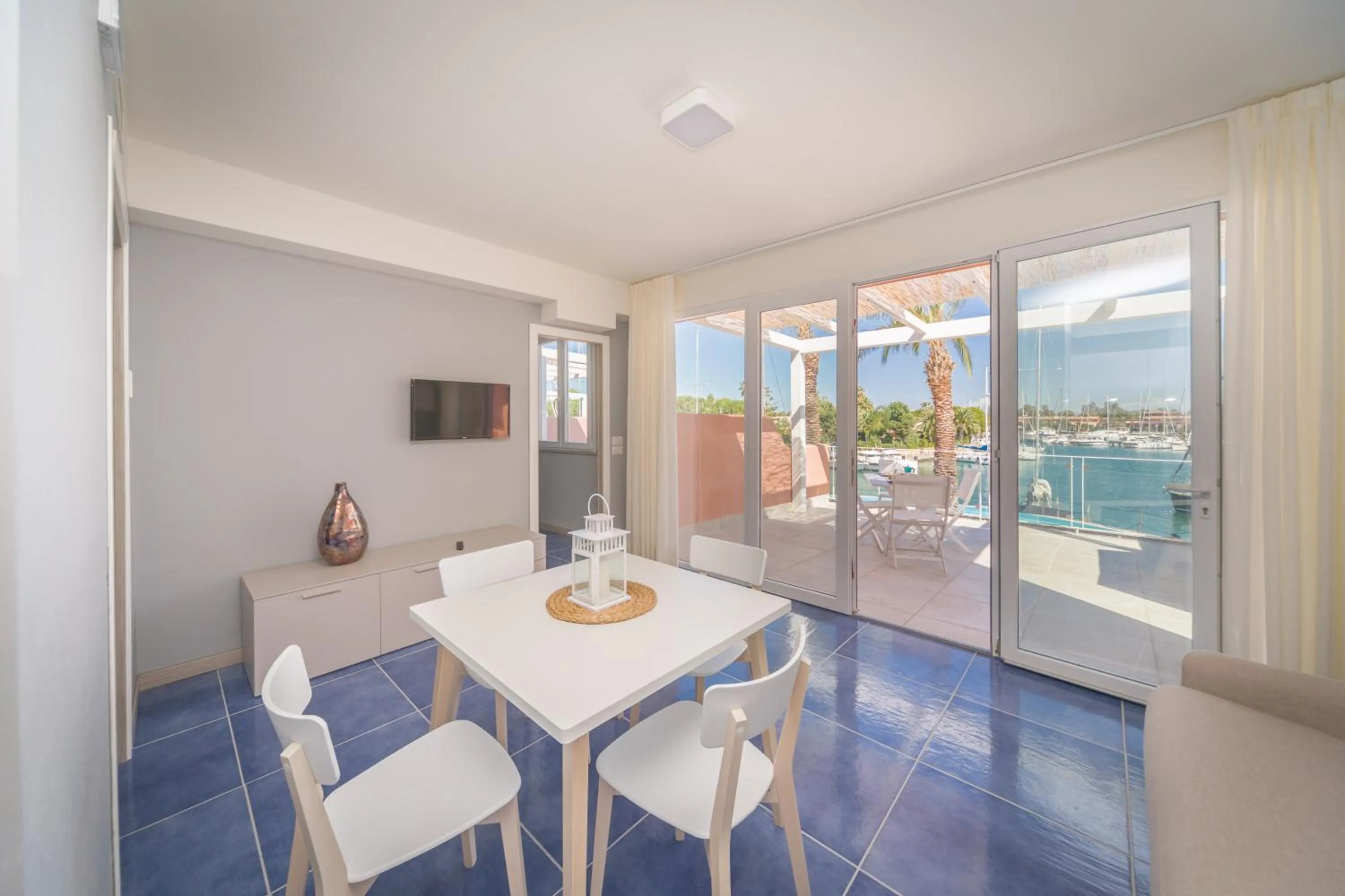 Bed in Residence Delfino, Portorosa