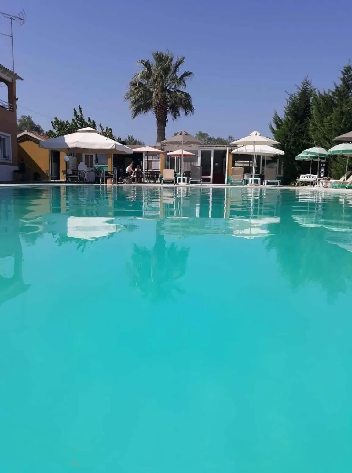Swimming pool in Sausan Hotel