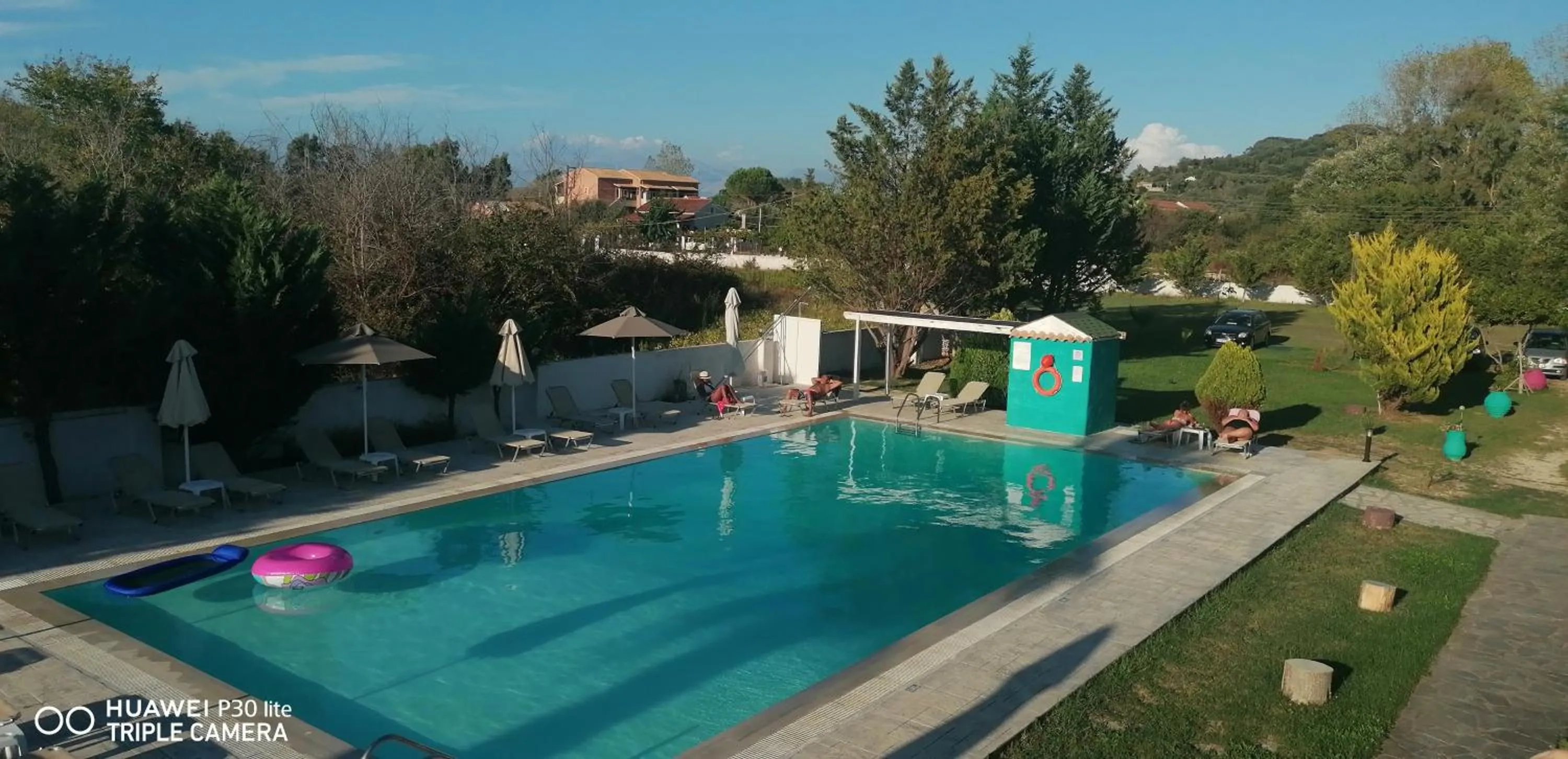 Swimming pool in Sausan Hotel