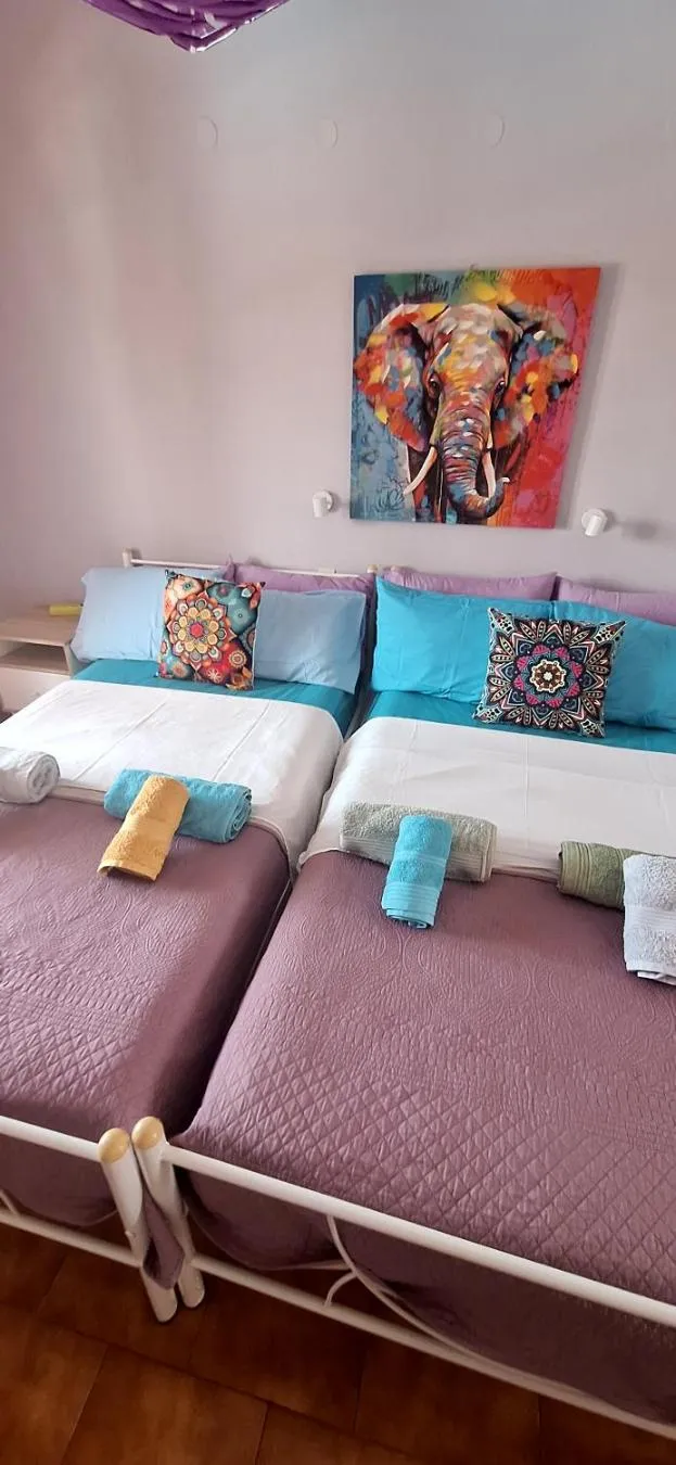 Photo of the whole room, Bed in Sausan Hotel