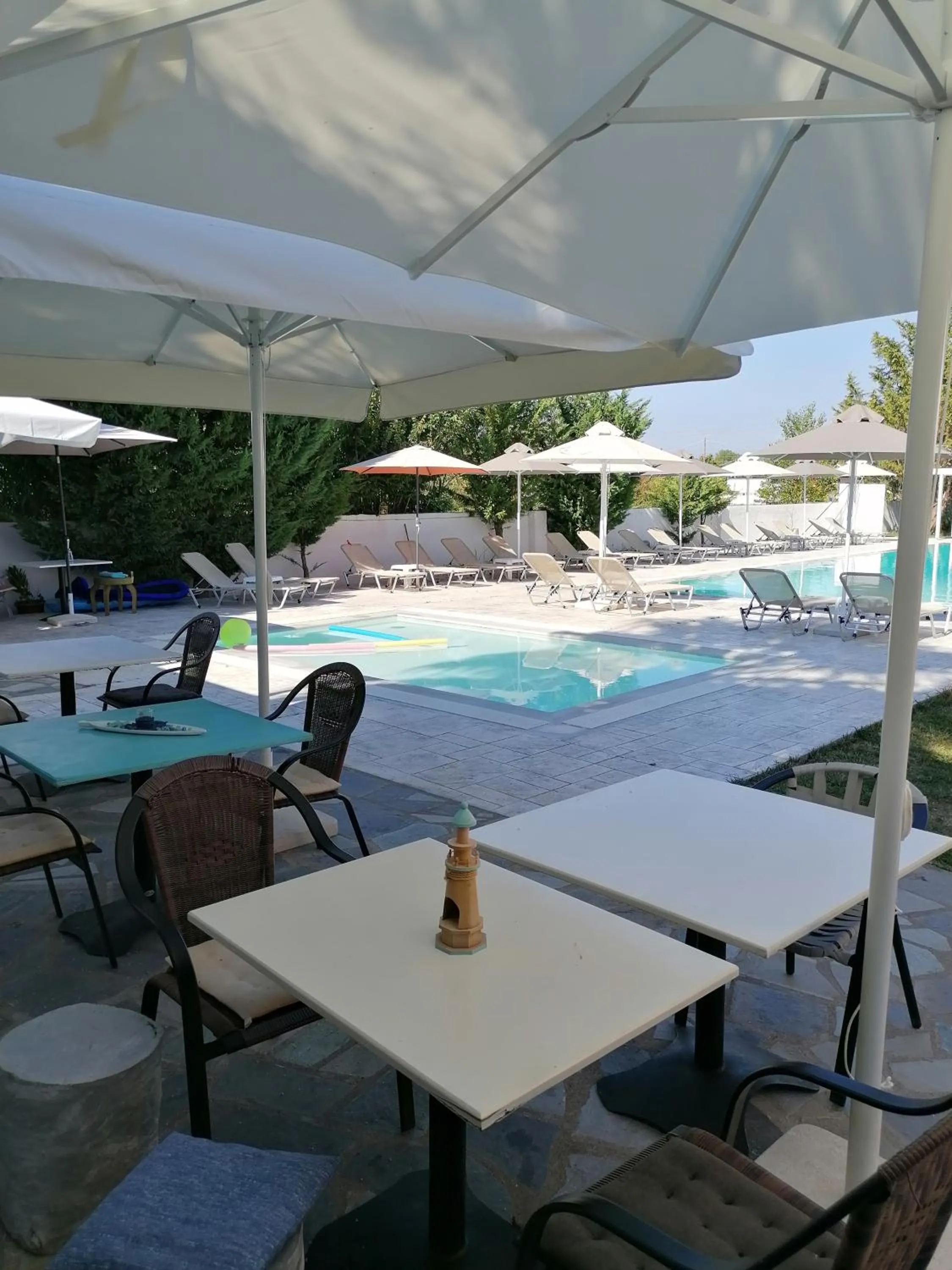 Restaurant/places to eat in Sausan Hotel