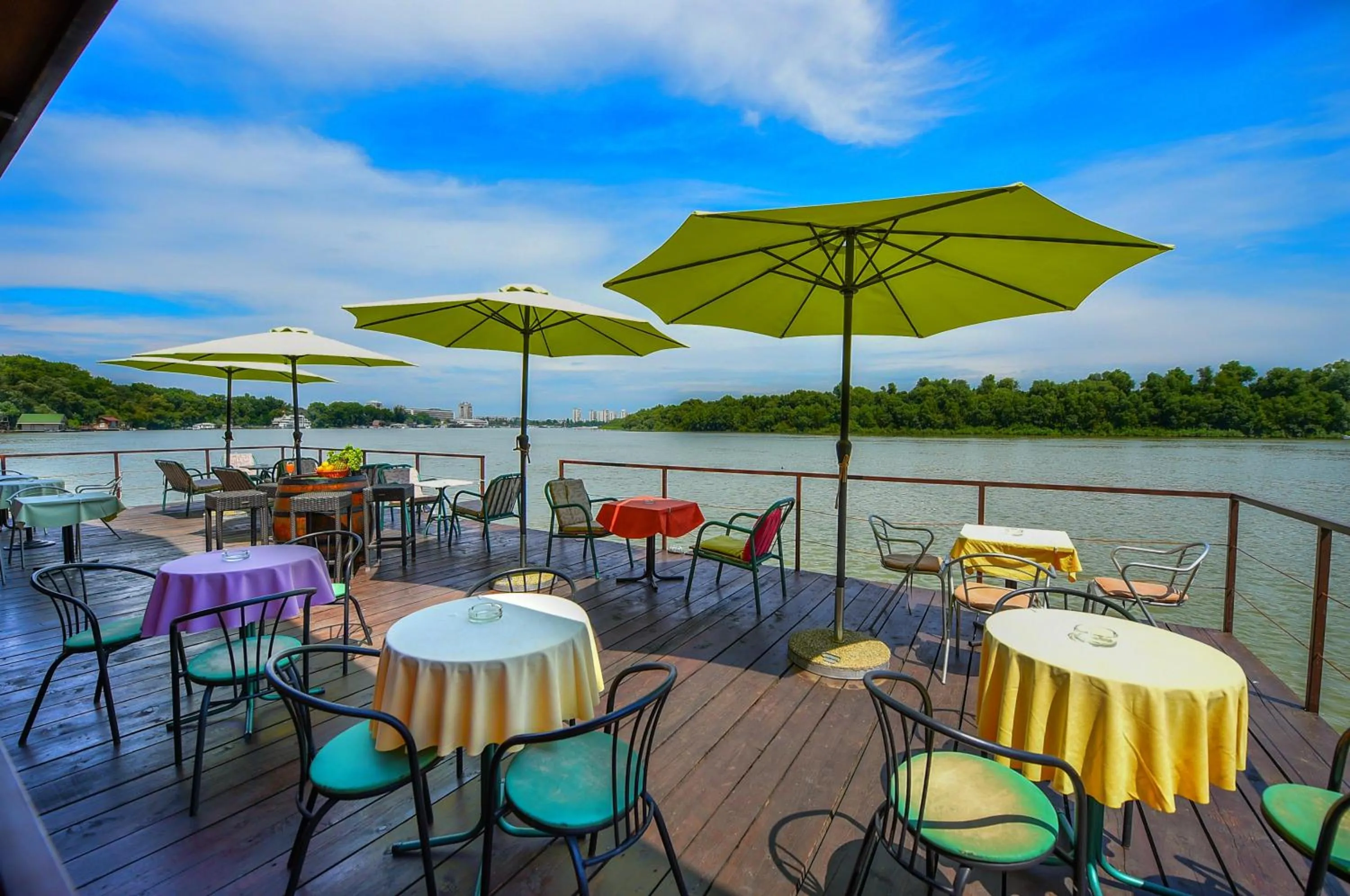 Activities in San Art Floating Hostel & Apartments