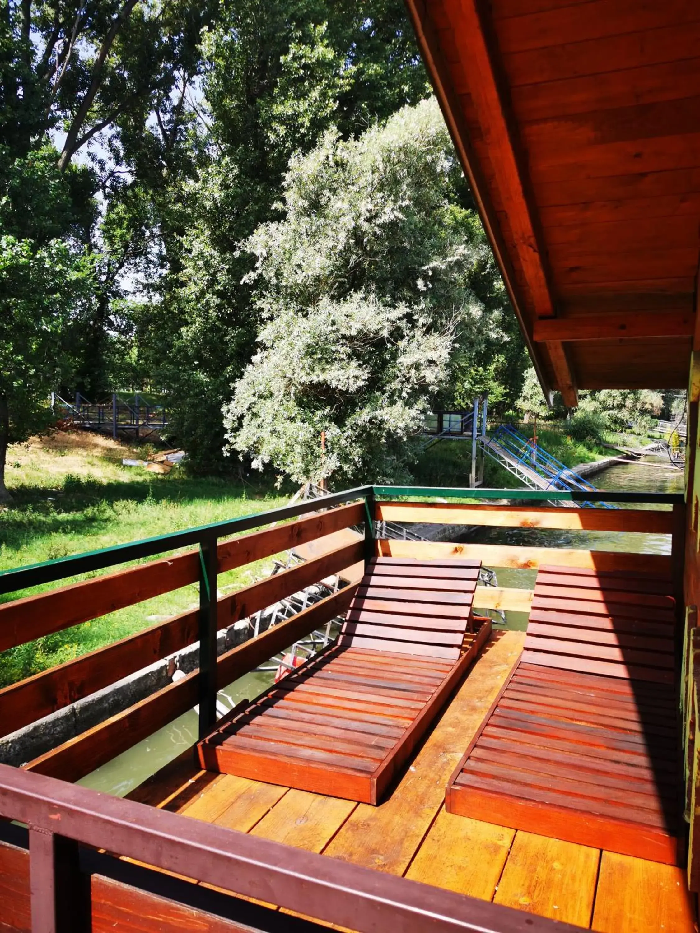 Quadruple Room with Balcony in San Art Floating Hostel & Apartments Quadruple Room with Balcony in San Art Floating Hostel & Apartments