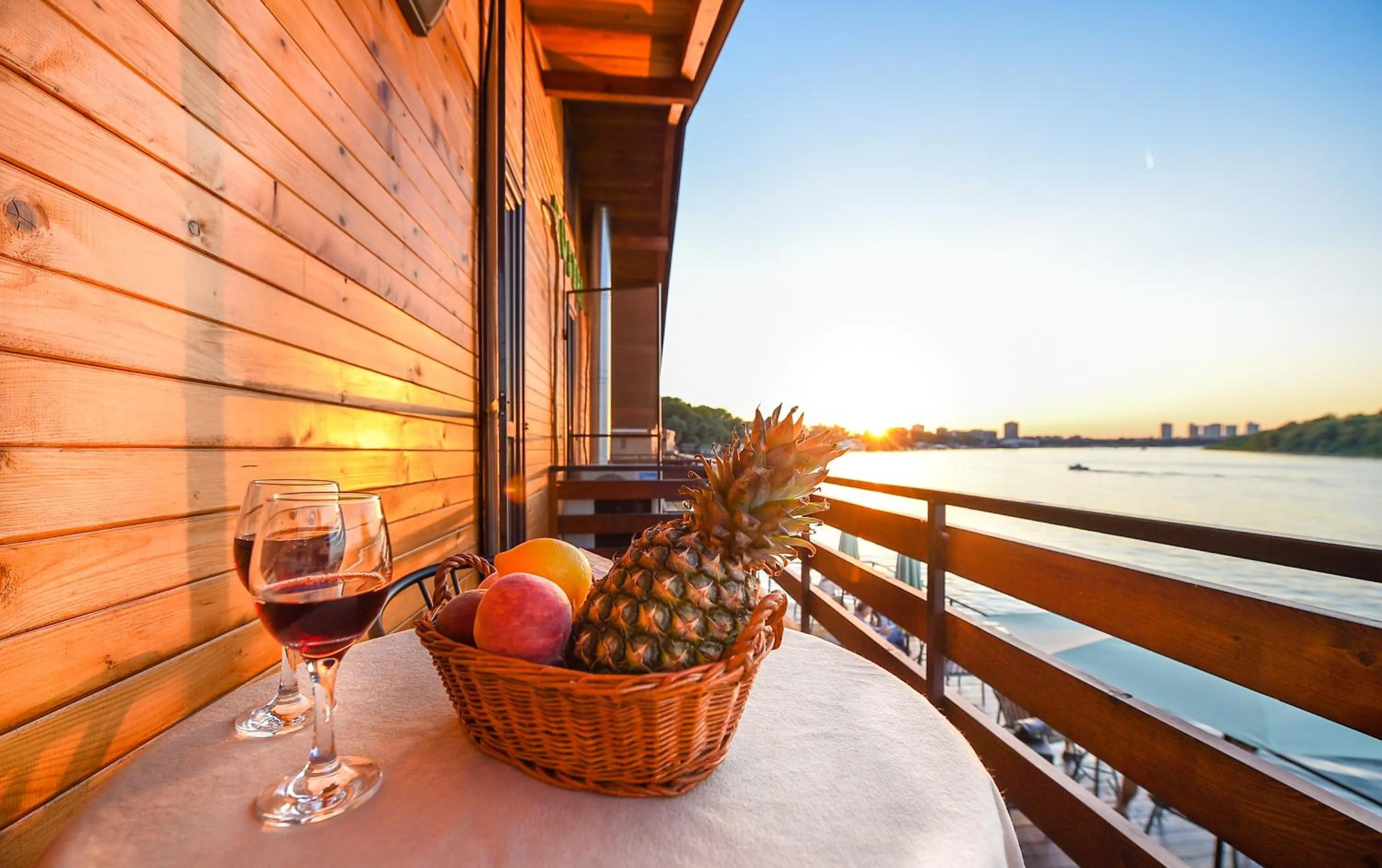 City view in San Art Floating Hostel & Apartments