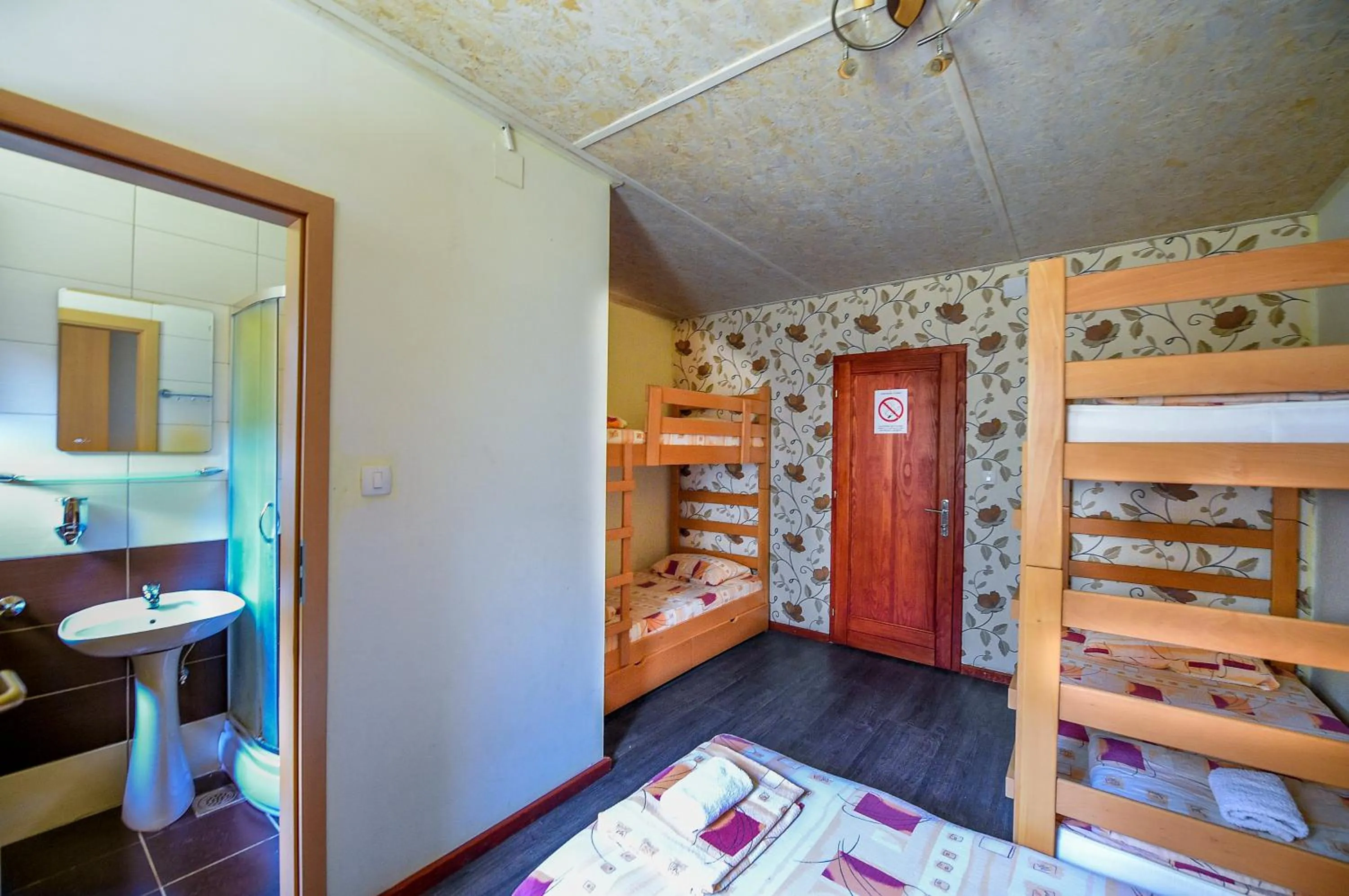 Decorative detail, Bed in San Art Floating Hostel & Apartments