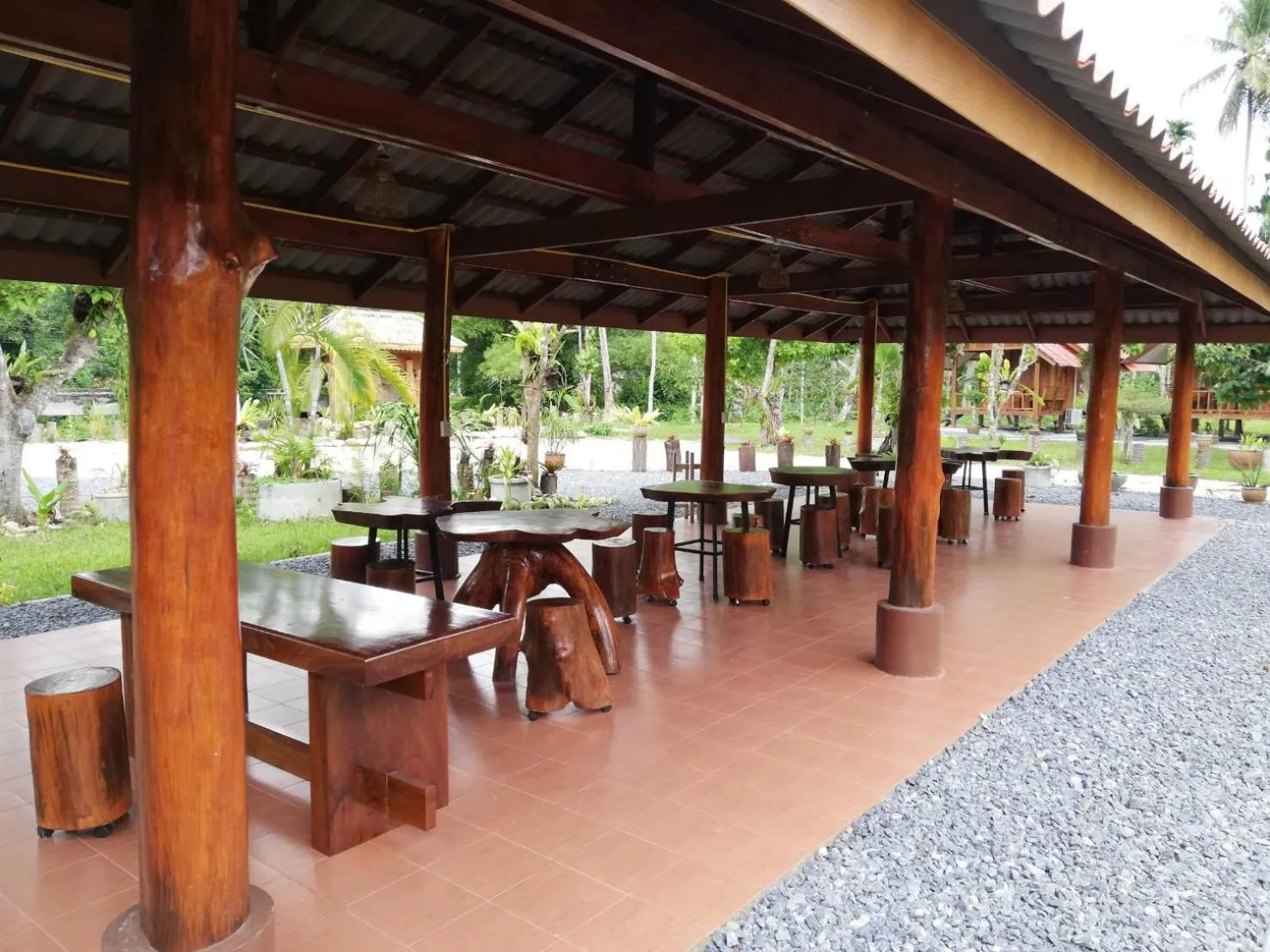 Restaurant/places to eat in Taluangjit Resort&Garden