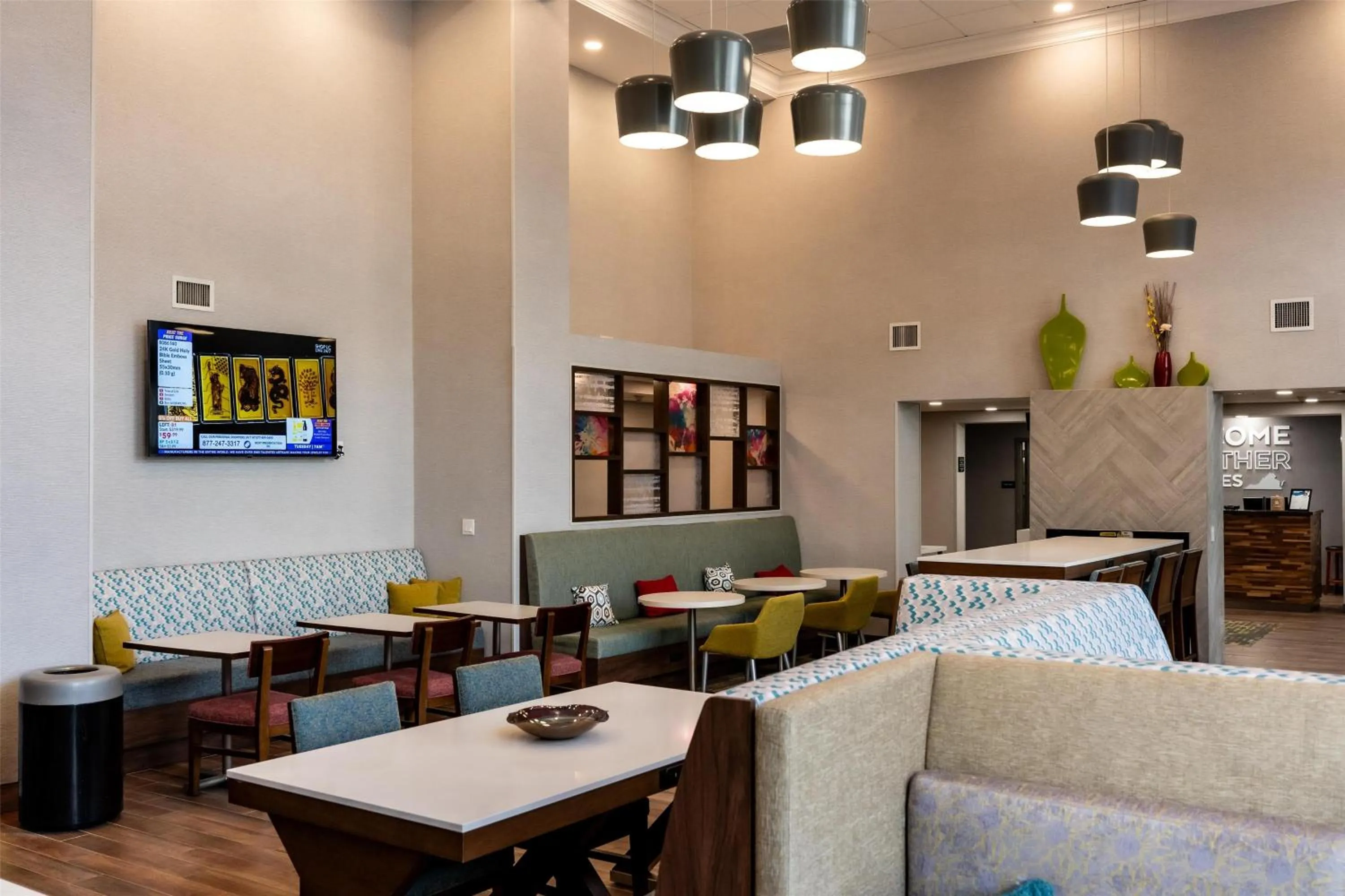 Breakfast in Hampton Inn & Suites Leesburg