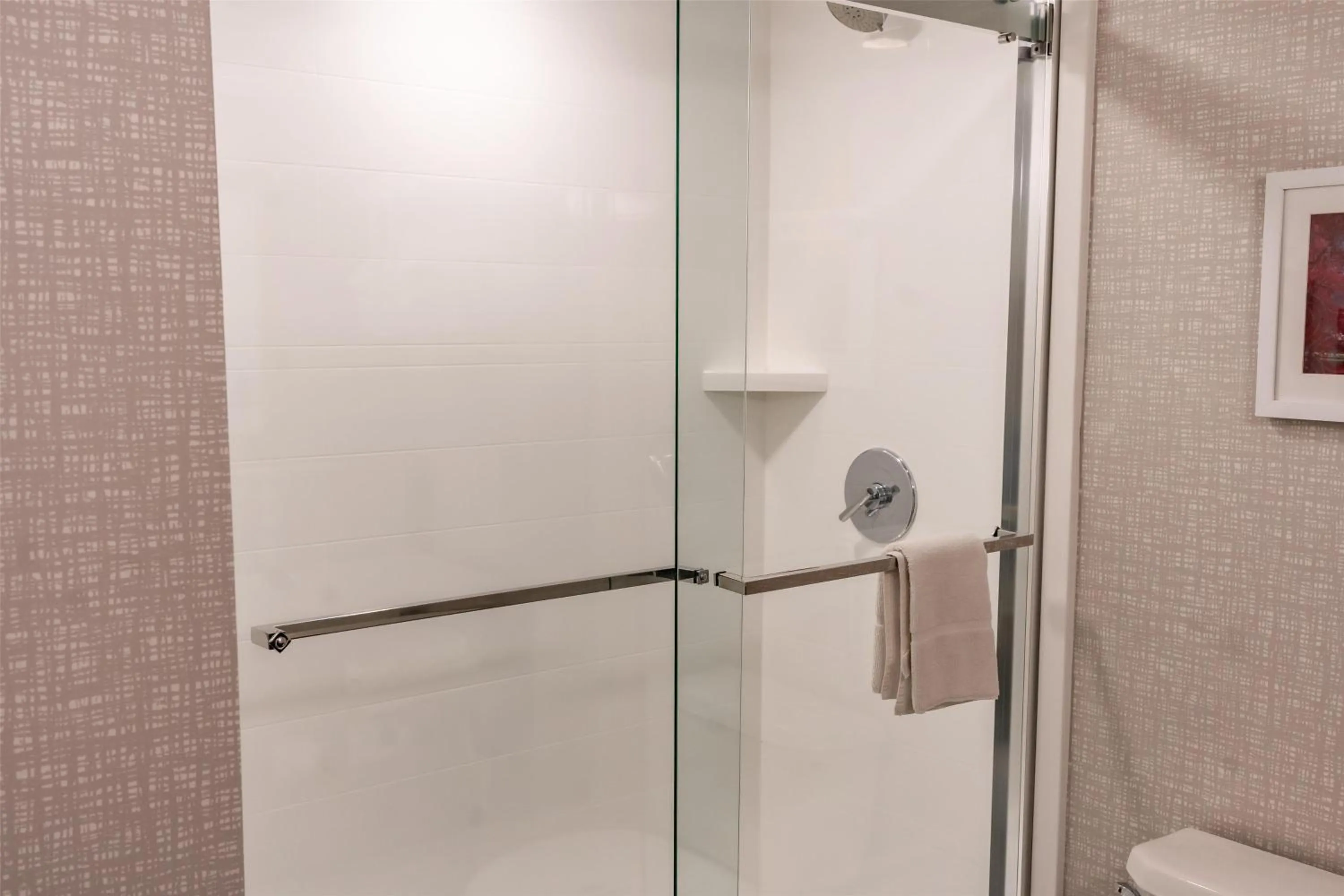 Bathroom in Hampton Inn & Suites Leesburg